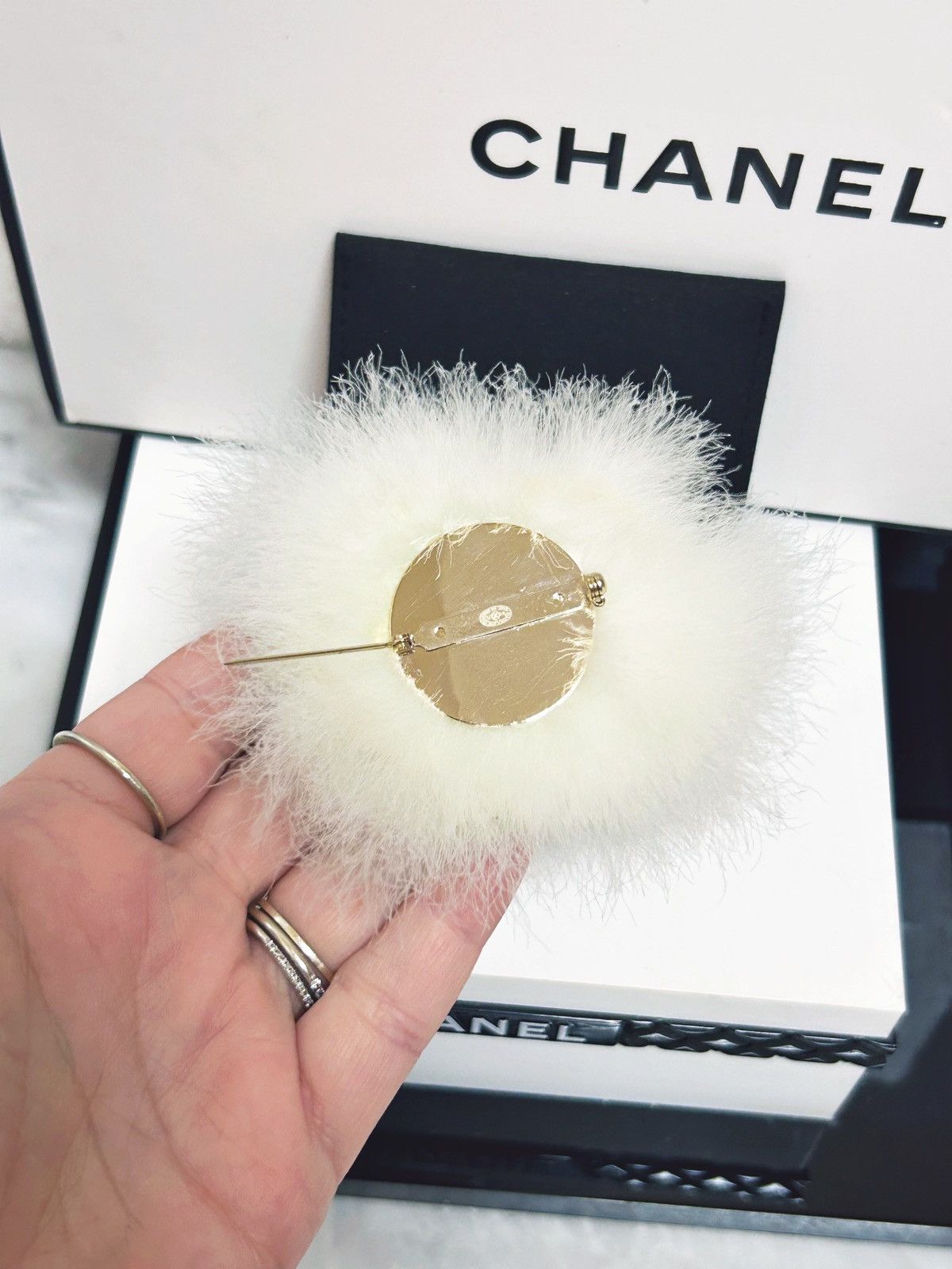 Chanel Authentic Chanel RARE 04 Runway Bow & Pearl CC Brooch / Pin Size ONE SIZE - 8 Thumbnail