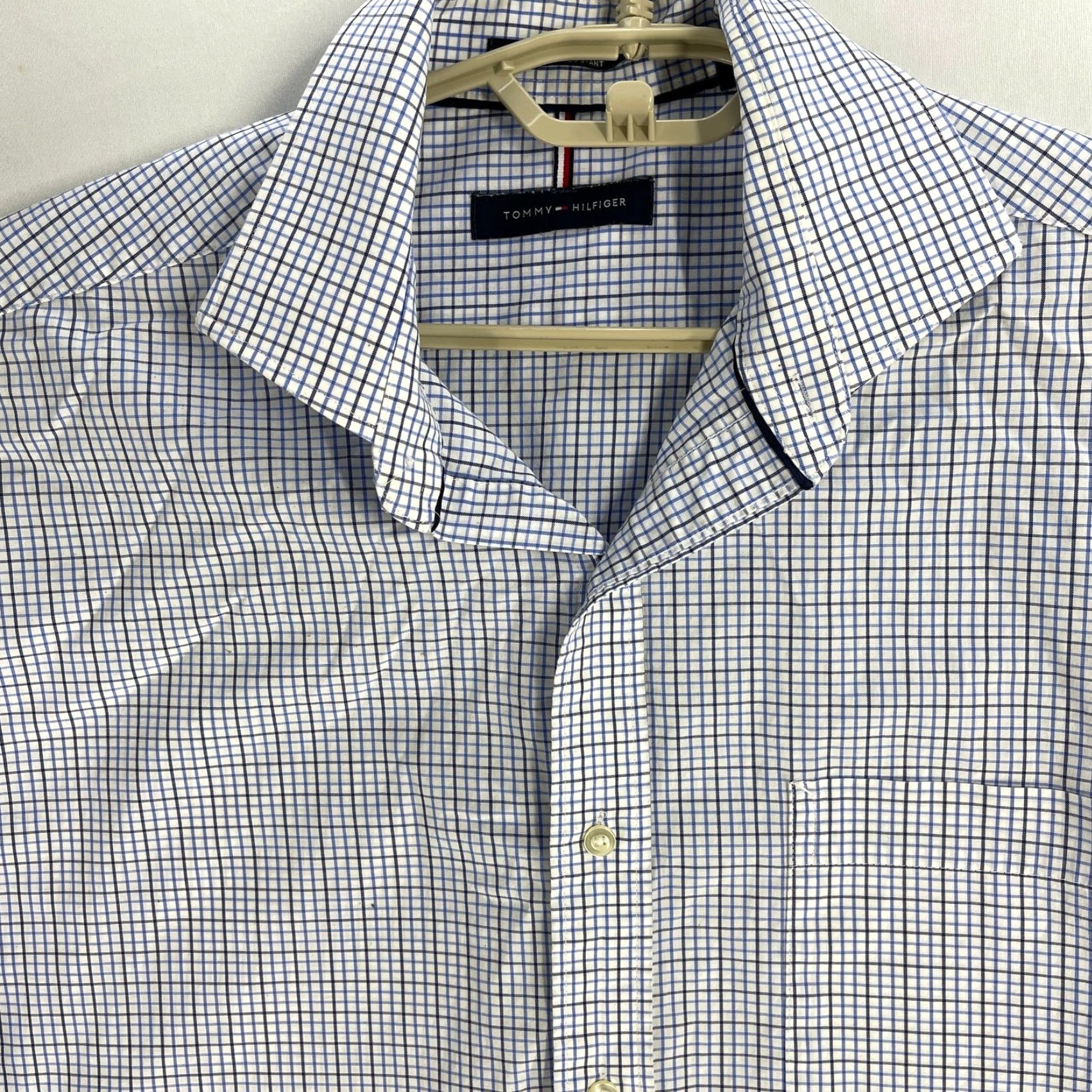 Tommy Hilfiger Tommy Hilfiger Button-Up Shirt Mens L Blue White Gray Plaid Office FLAW Size US L / EU 52-54 / 3 - 2 Thumbnail