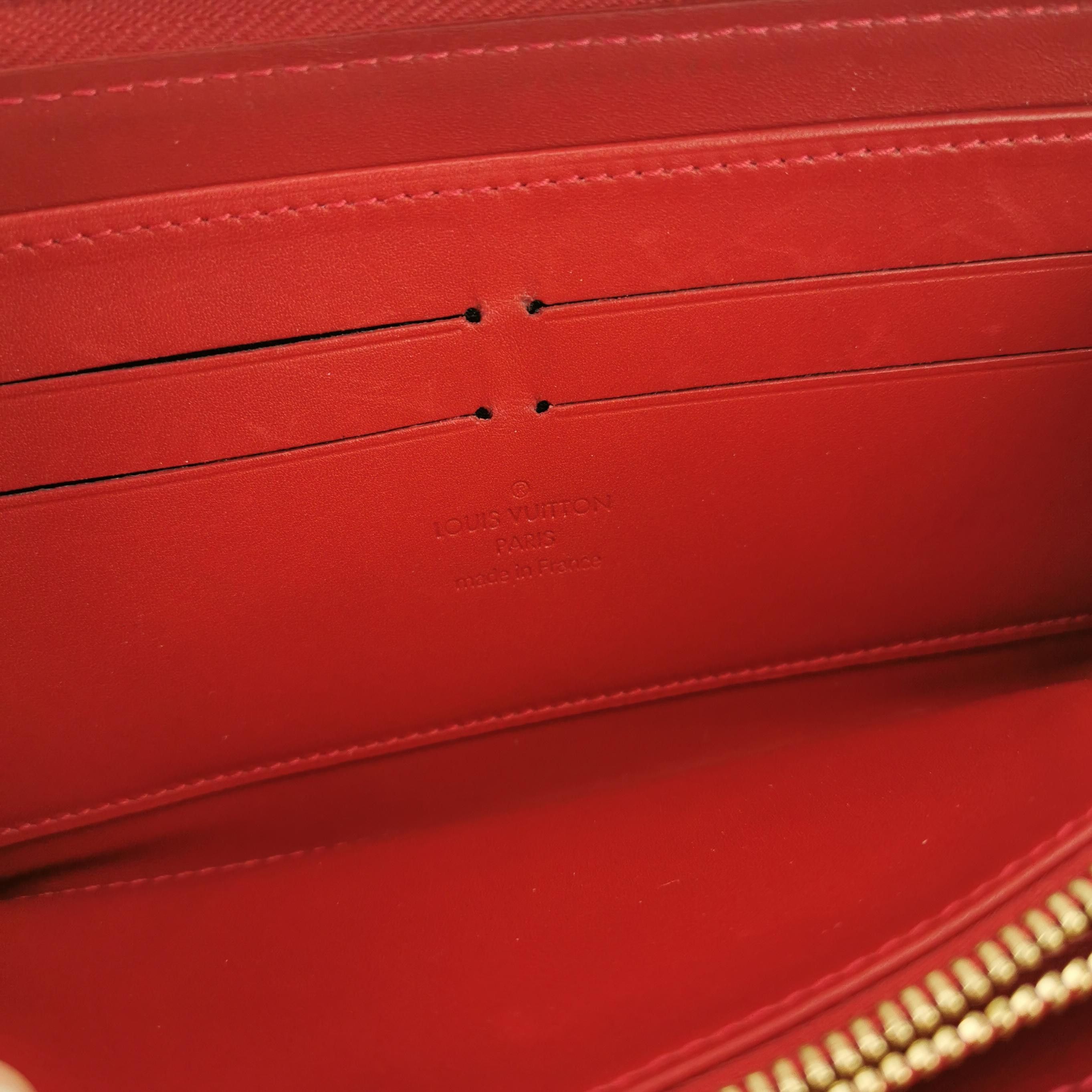 Louis Vuitton Louis Vuitton (LV) Zippy patent leather embossed monogram z Size ONE SIZE - 4 Thumbnail
