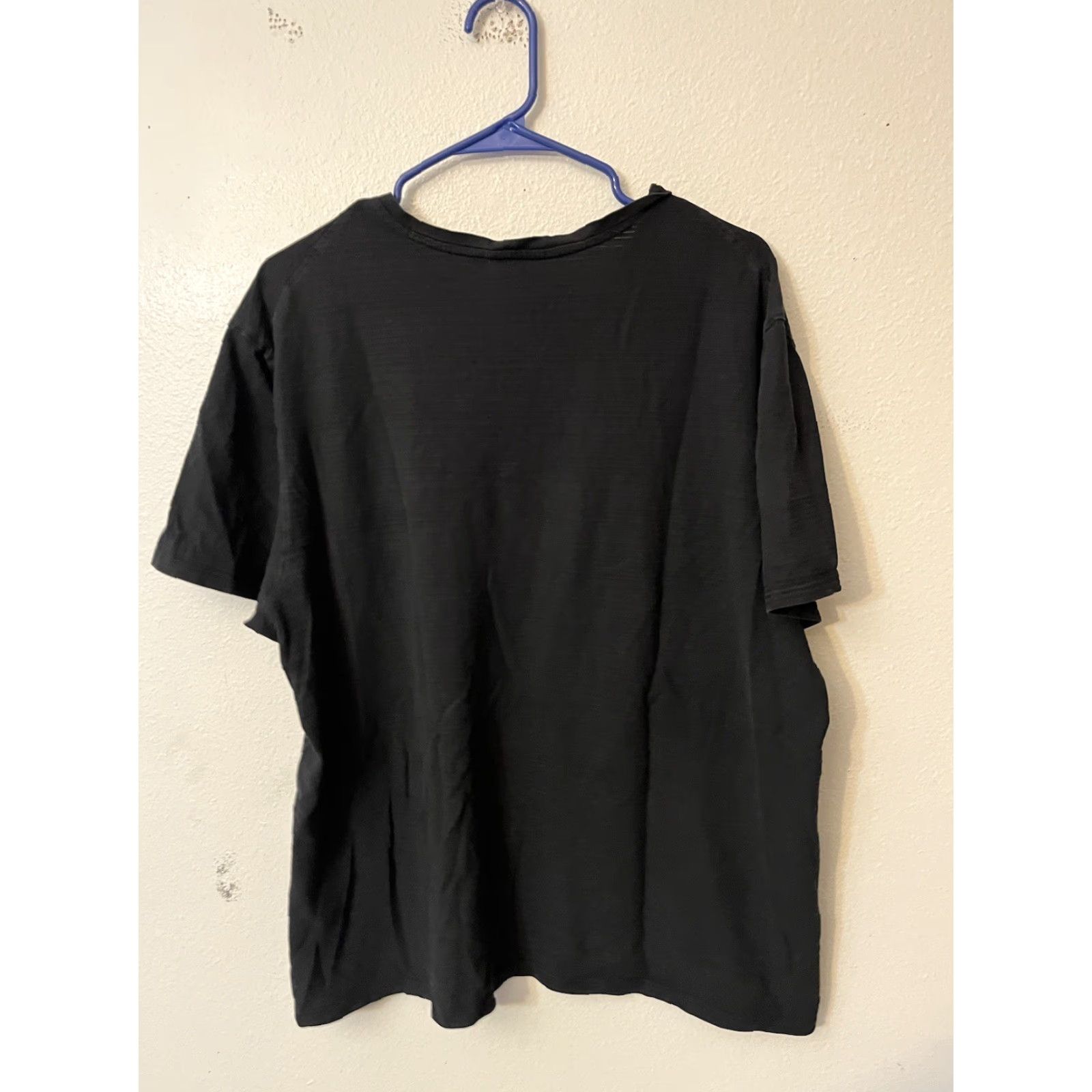 Calvin Klein VINTAGE Calvin Klein T-Shirt Mens XL Short Sleeve V-Neck Solid Black Logo Regular Size - 2010s Mens T-Shirt Size US XL / EU 56 / 4 - 3 Thumbnail