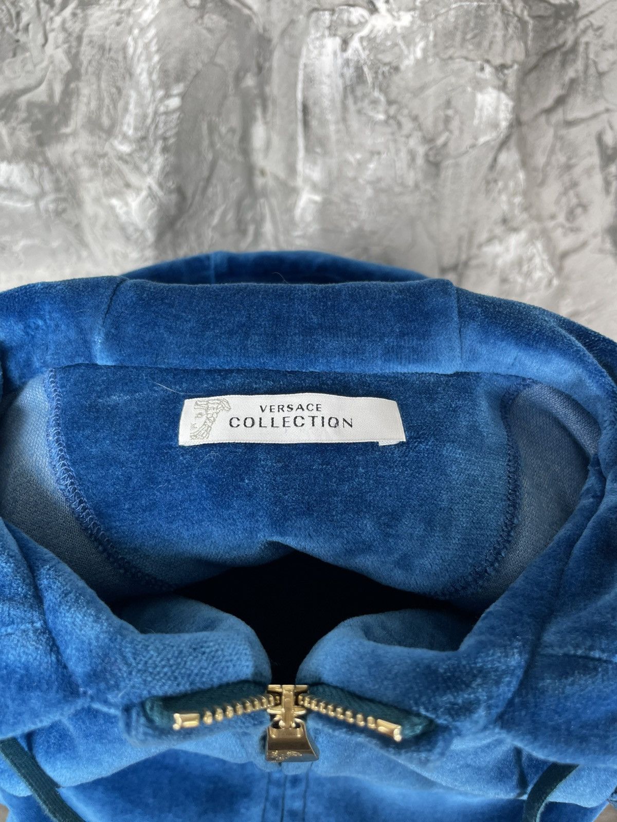 Versace Versace Rare Velour Vest Rhinestone Logo Y2K Size S / US 4 / IT 40 - 14 Thumbnail