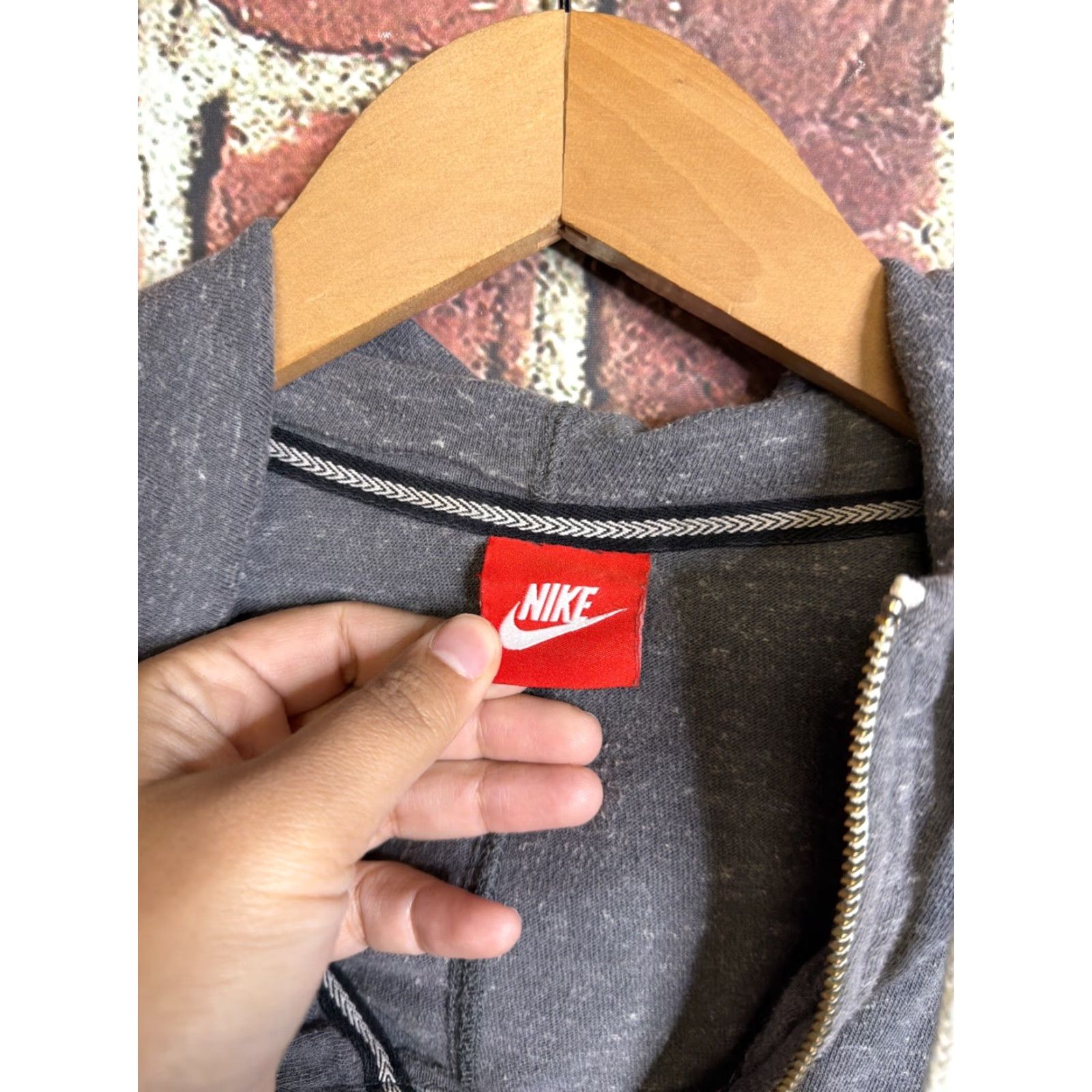 Nike Nike Hoodie Women Zip Up Gray Lightweight Sweatshirt M Medium Charcoal Full Zip Activewear Long Sleeve Size M / US 6-8 / IT 42-44 - 2 Thumbnail