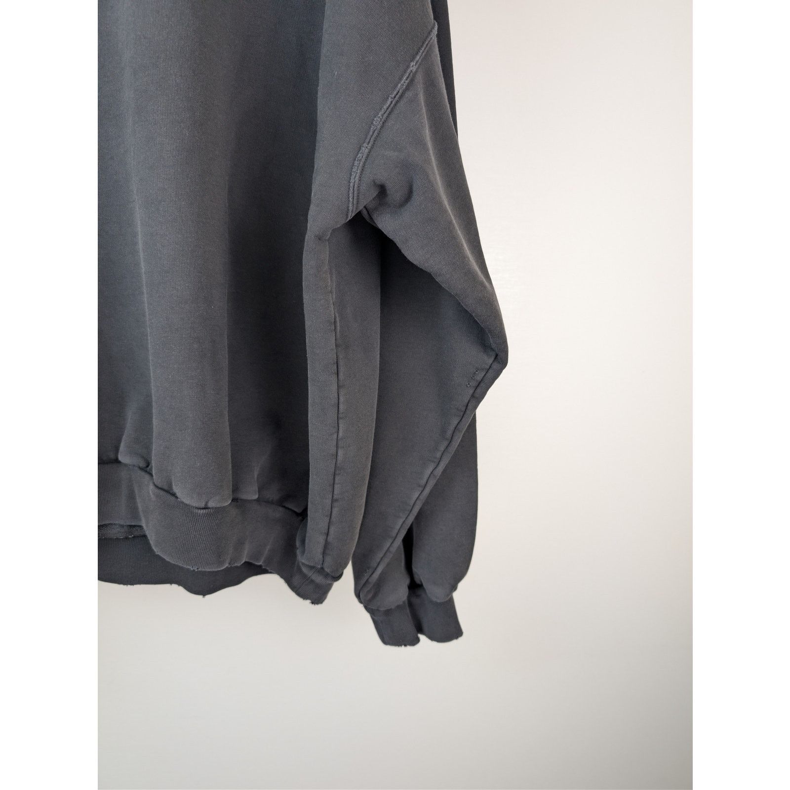 Balenciaga o1rshd1 Wavy Logo Large Fit Hoodie in Faded Wash Black Size US M / EU 48-50 / 2 - 14 Thumbnail