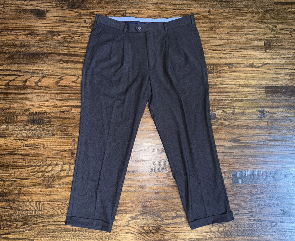 Roundtree & Yorke Roundtree & Yorke Pleated Dress Pant 38x29 Gray TravelSMART Size US 38 / EU 54 - 2 Thumbnail