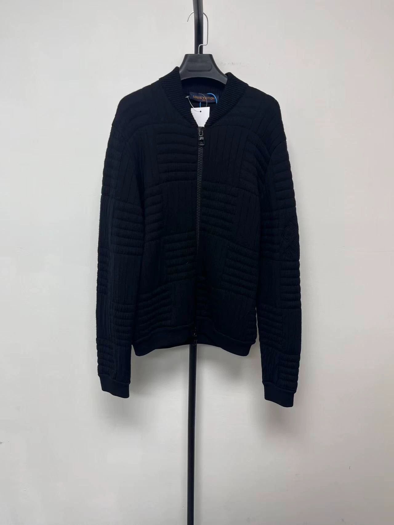 Louis Vuitton LOUIS VUITTON FW22 Quilted Zip Jacket Black S Size US S / EU 44-46 / 1 - 1 Thumbnail