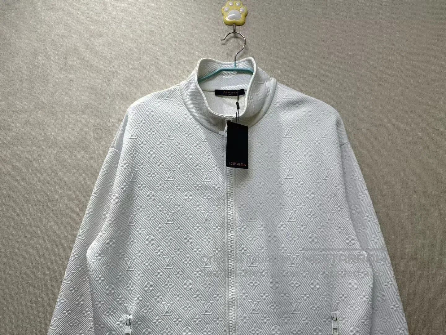 Louis Vuitton Louis Vuitton LV Embossed Logo Jacket. Size US XXL / EU 58 / 5 - 2 Thumbnail