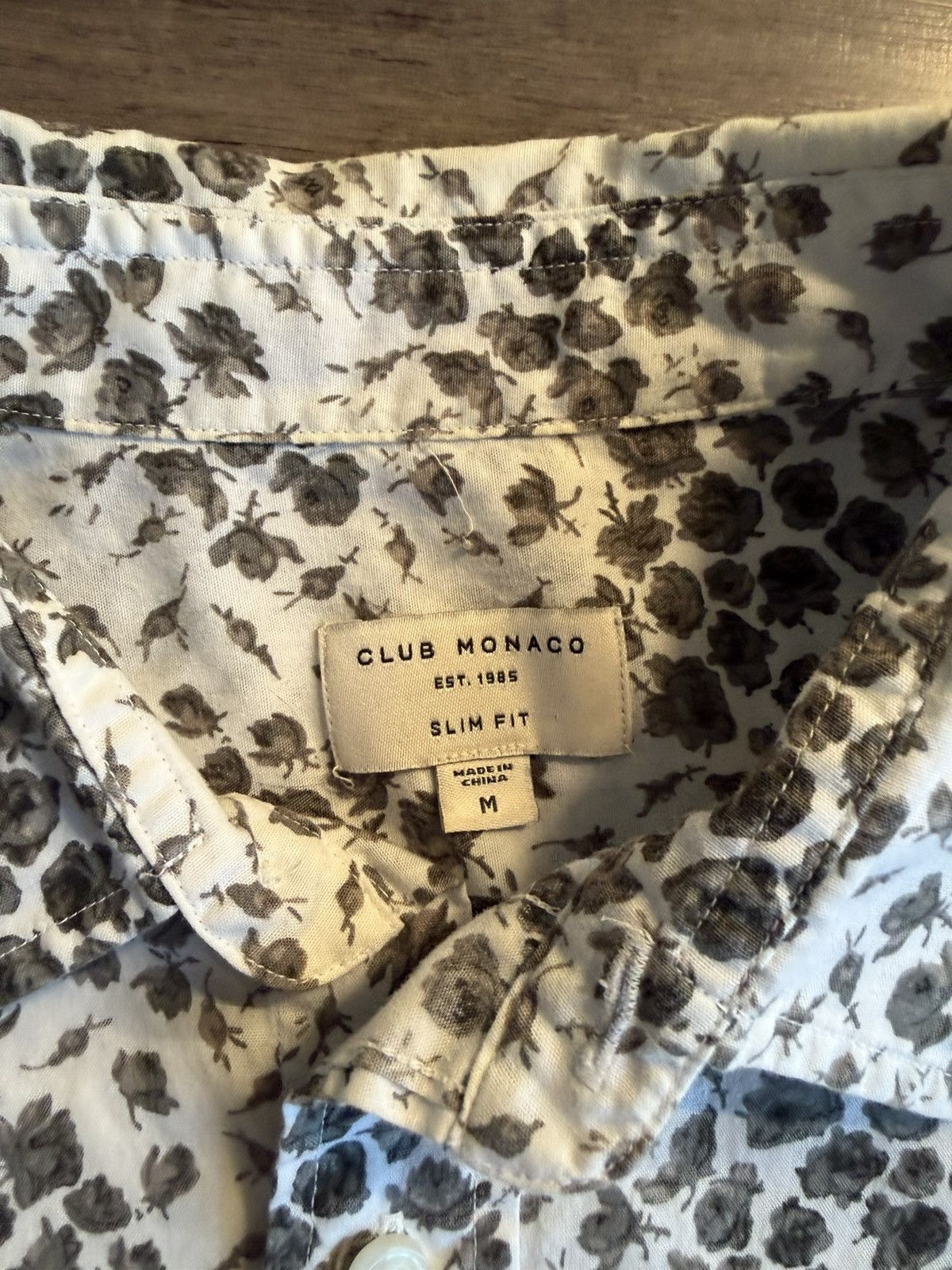 Club Monaco Gray/white floral print short sleeve shirt Size US M / EU 48-50 / 2 - 4 Thumbnail