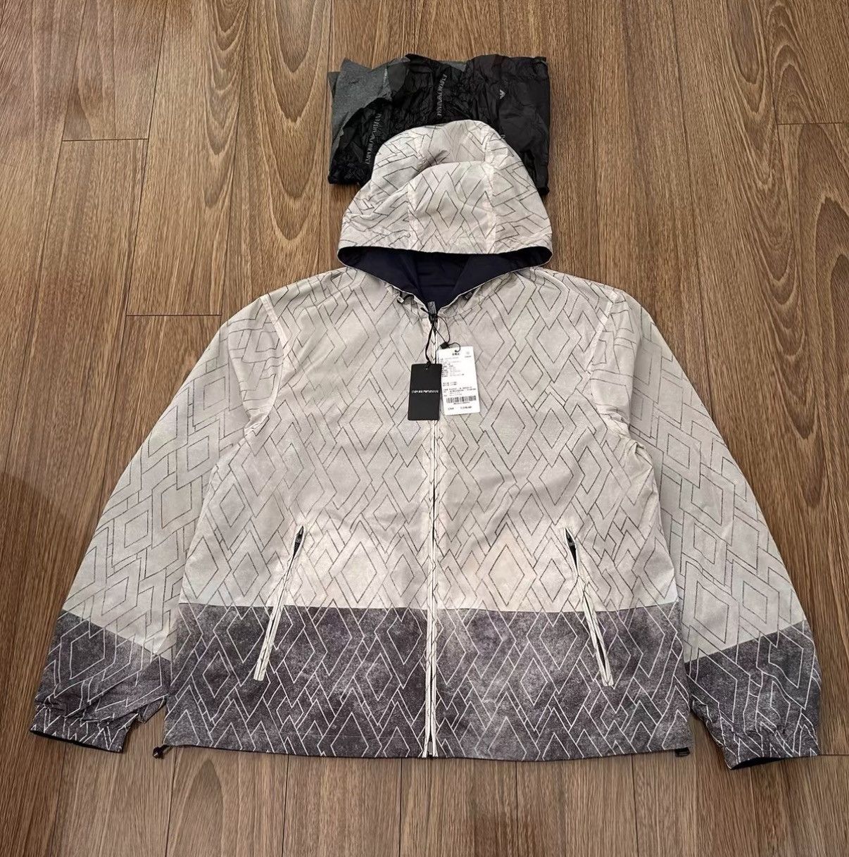Emporio Armani EMPORIO ARMANI FW25 Long sleeve hooded jacket with pockets Size US L / EU 52-54 / 3 - 1 Thumbnail