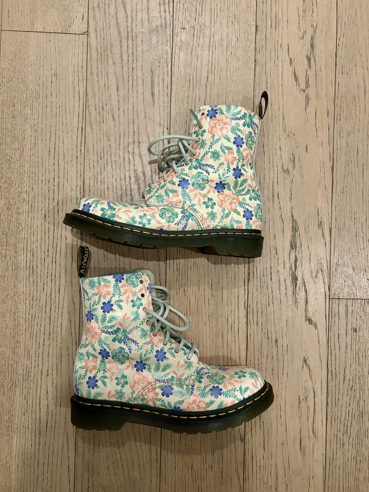 Dr. Martens Dr. martens 1460 VONDA Floral Reclaimed Leather Boots Size US 8 / IT 38 - 2 Thumbnail