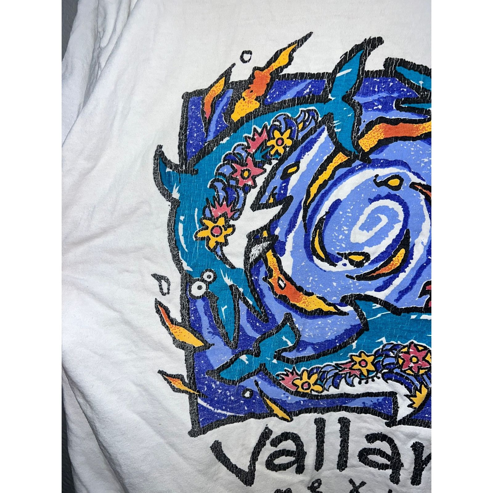 Vintage Vintage Dolphin Shirt Vallarta Mexico White Fish Tee Worn L Size US L / EU 52-54 / 3 - 9 Thumbnail