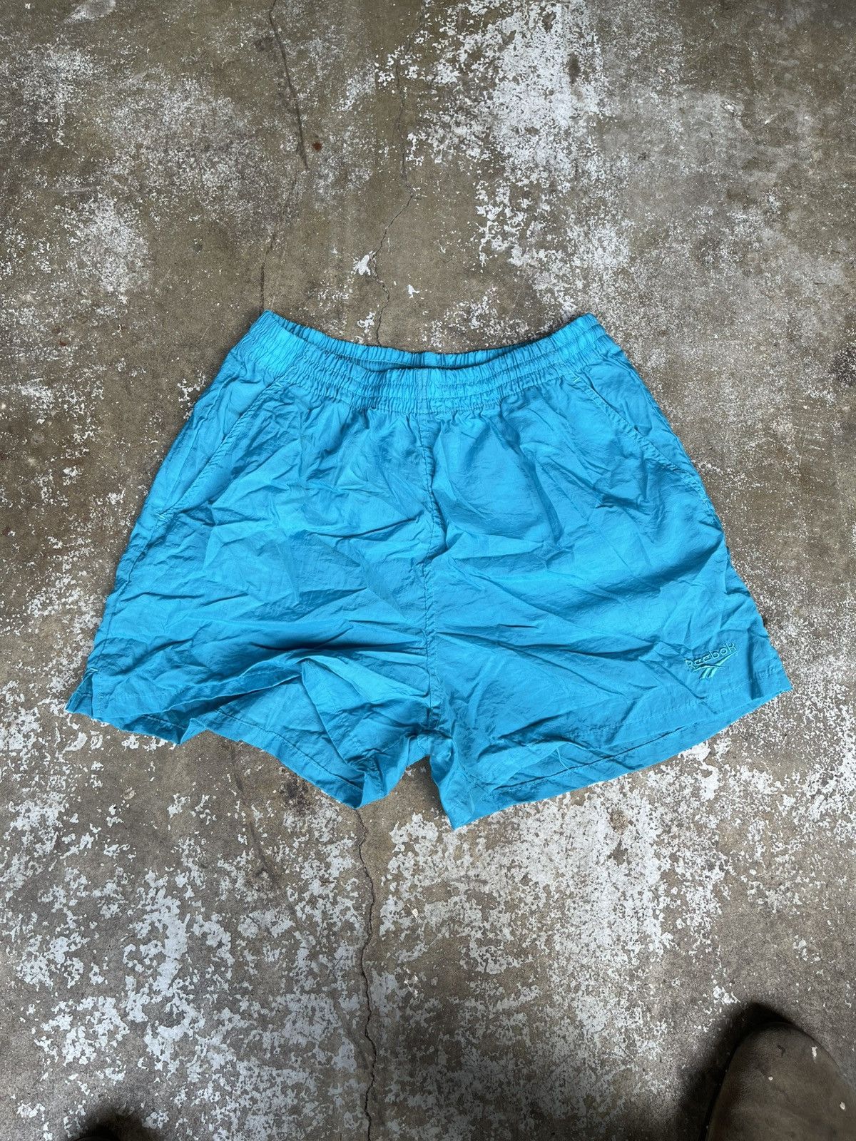 Reebok Vintage 90s Reebok Nylon Tonal Shorts Size US 33 - 1 Thumbnail