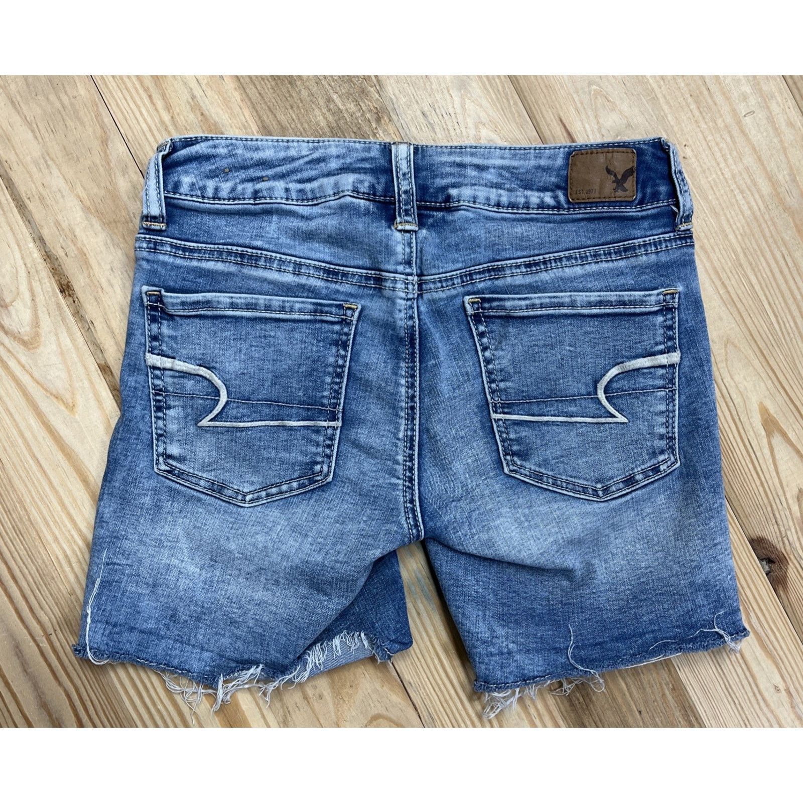 American Eagle Outfitters American Eagle Midi Stretch Women's Jean Short Sz 0 Size 25" / US 0 / IT 36 - 2 Thumbnail