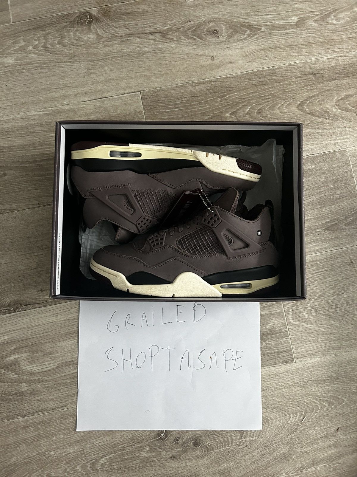 A Ma Maniere × Nike Jordan 4 Retro SP x À Ma Manière Size US 9 / EU 42 - 17 Thumbnail
