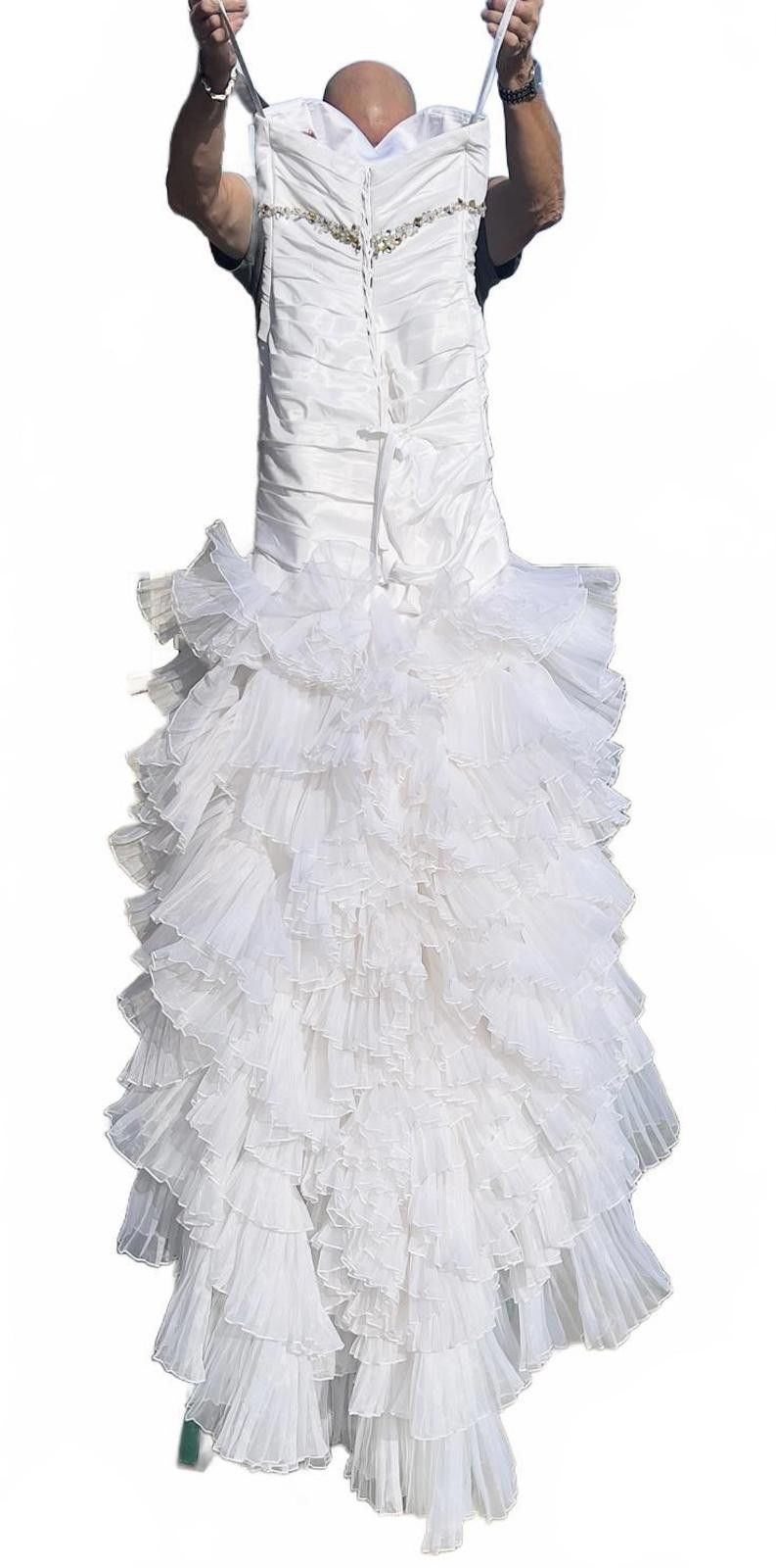 Other Alfred Angelo Elegant White Ruffled Formal Wedding Dress Size M / US 6-8 / IT 42-44 - 1 Thumbnail