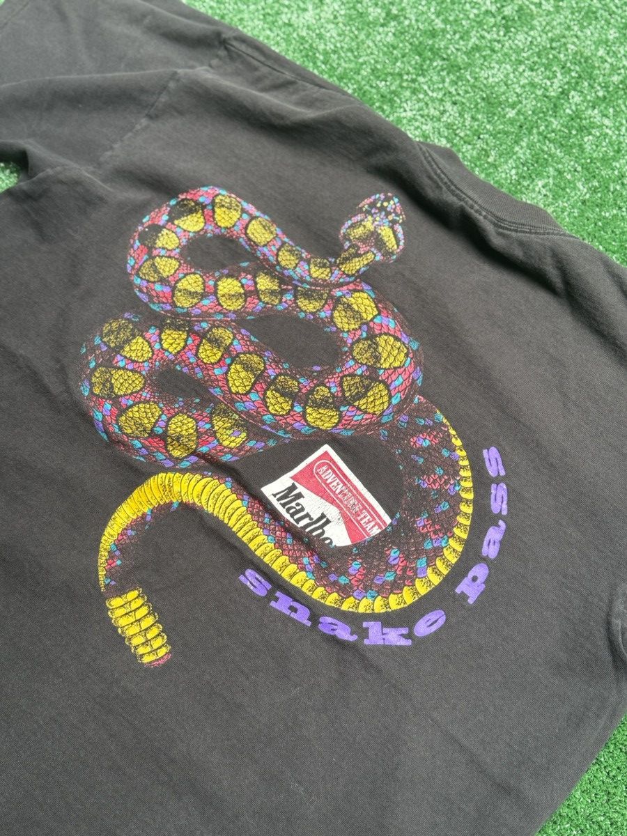 Vintage 90’s Marlboro Snake Pass T-Shirt Size US XL / EU 56 / 4 - 2 Thumbnail
