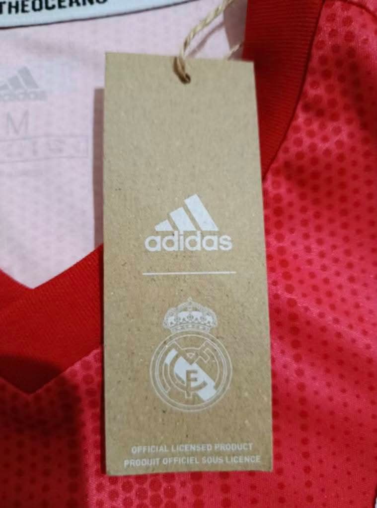 Adidas Real Madrid 3rd 2018 original size M BNWT Size US M / EU 48-50 / 2 - 5 Thumbnail