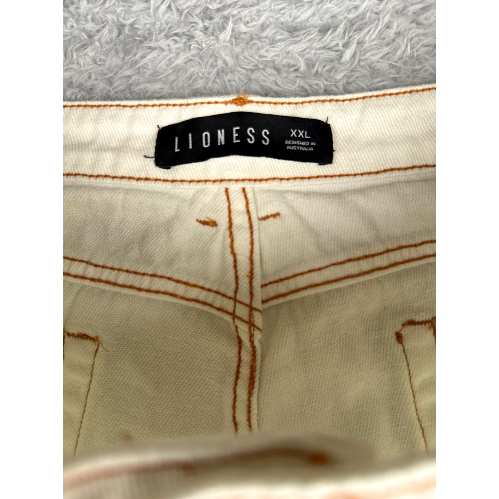 Lioness Lioness Jeans Womens 2XL White Wide-Leg 100% Cotton Mid Rise Zip Fly 36x32 Denim Distressed Logo Embroidered 5-Pocket Regular Mens Womens Size 40" / US 18 - 6 Thumbnail