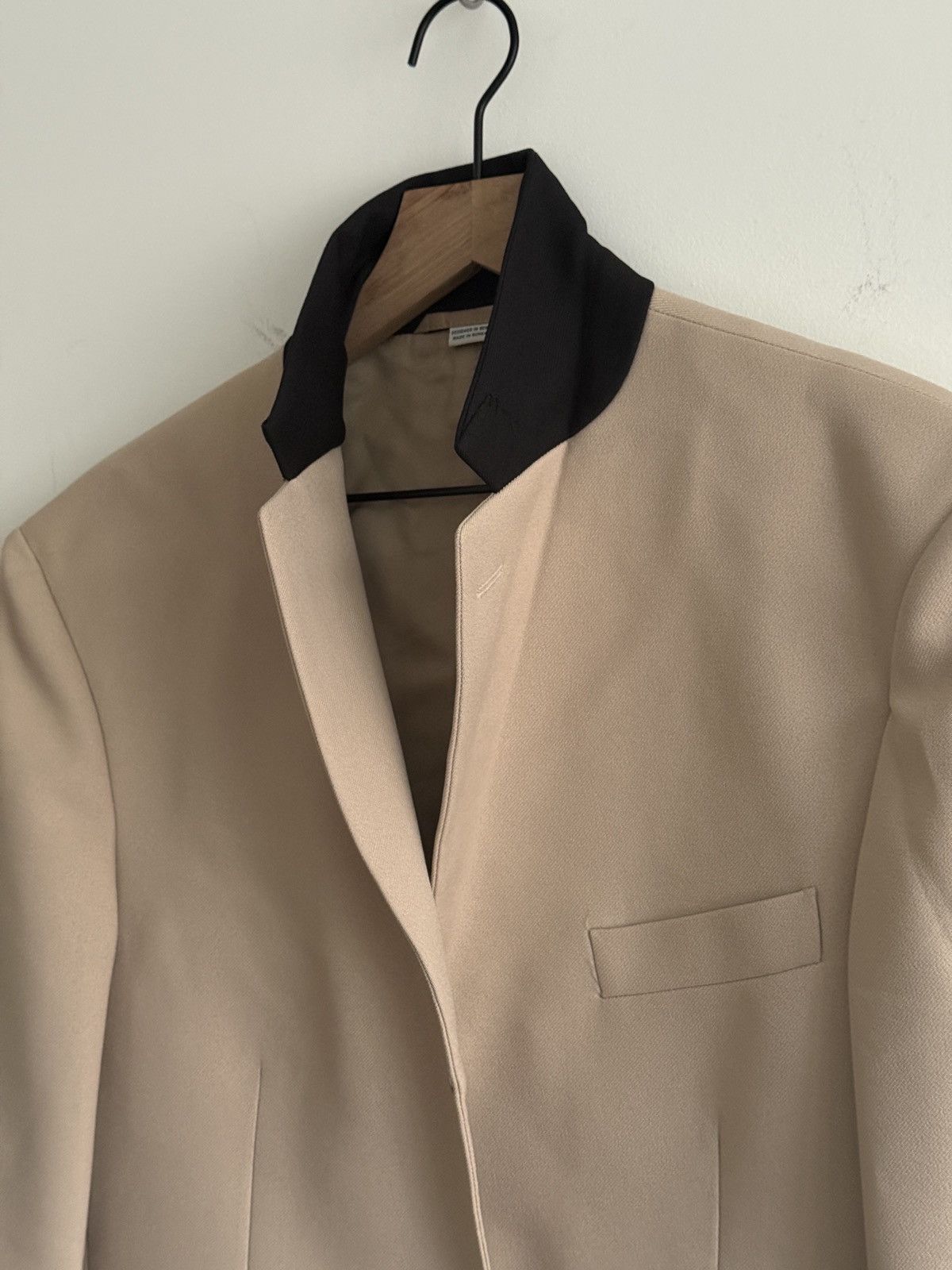 Random Identities Random Identities Classic Buttonless Blazer in Tan Size 50R - 2 Thumbnail
