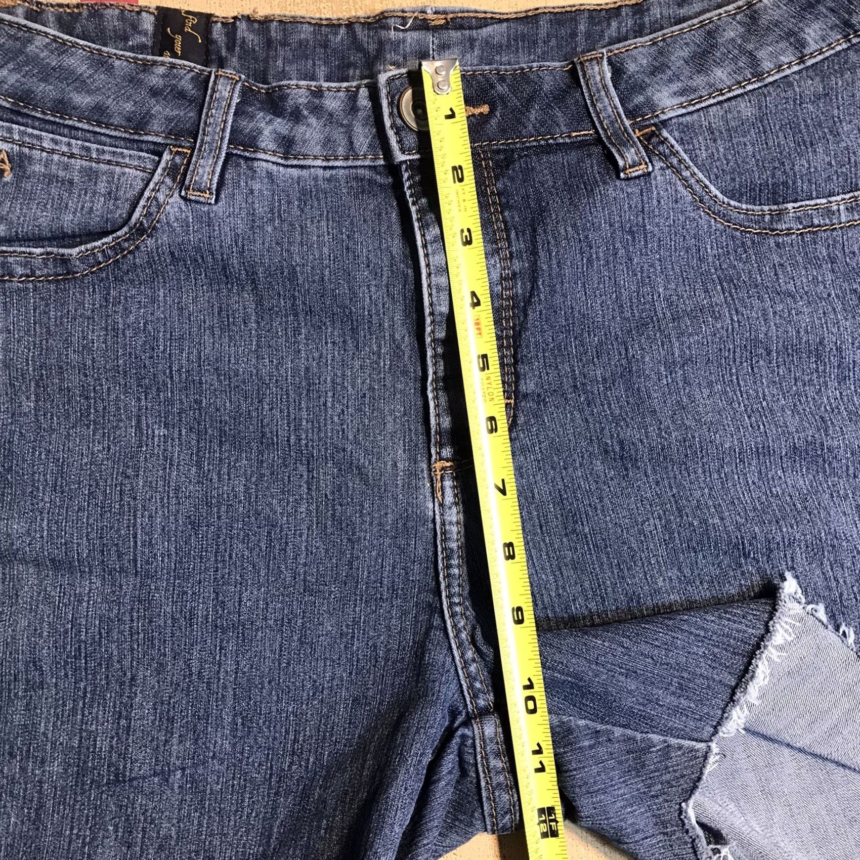 Wrangler Wrangler Aura Womens Denim Blue Cut-Off Shorts Medium Wash 14 5-Pocket Zip Regular Rise 10in Western Rodeo Mens/ Womens? Size 36" / US 14 / IT 50 - 7 Thumbnail