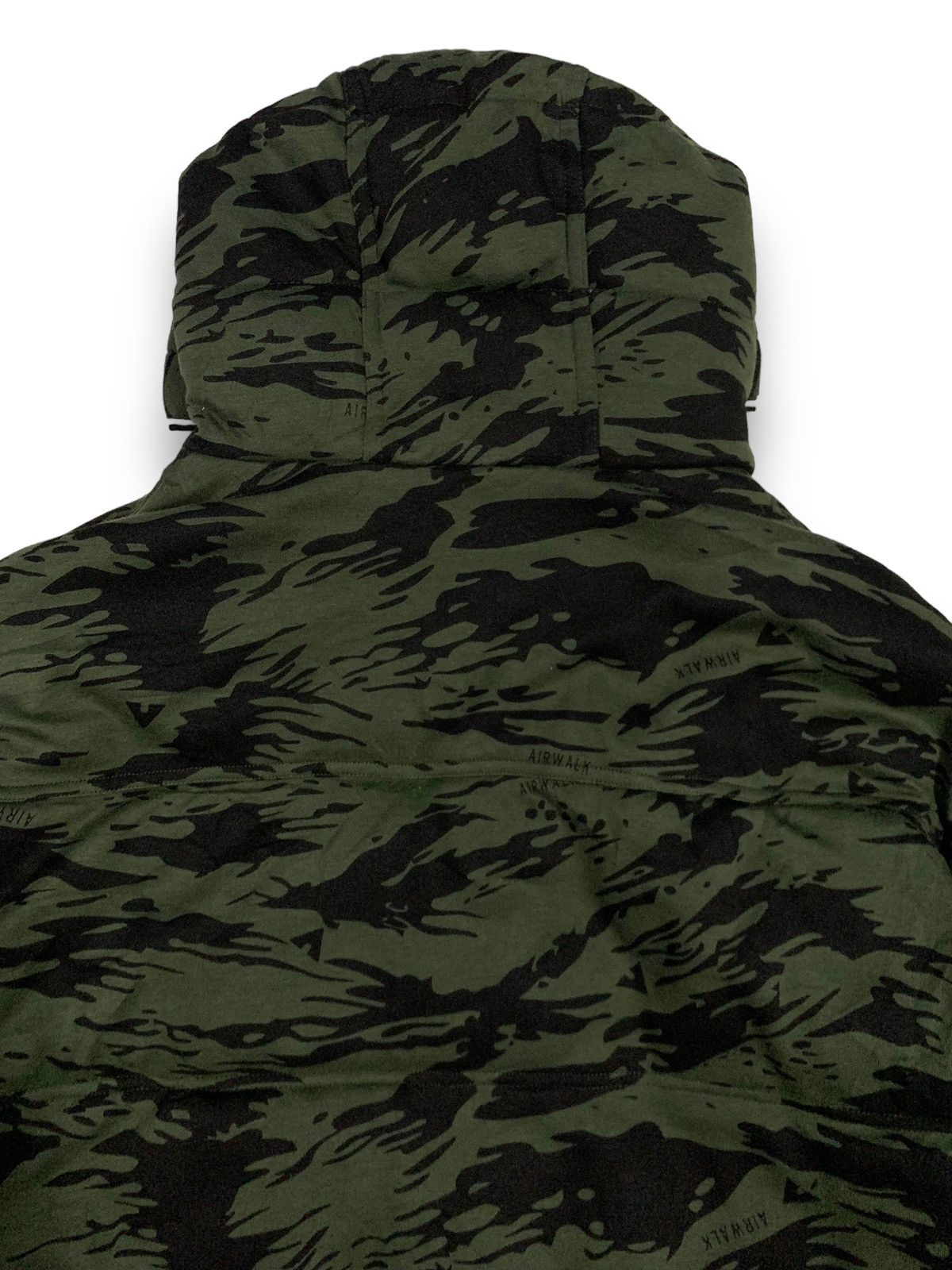 Airwalk AIRWALK Camo Padded Puffer Down Jacket Travis Scott Style Size US XXL / EU 58 / 5 - 15 Thumbnail
