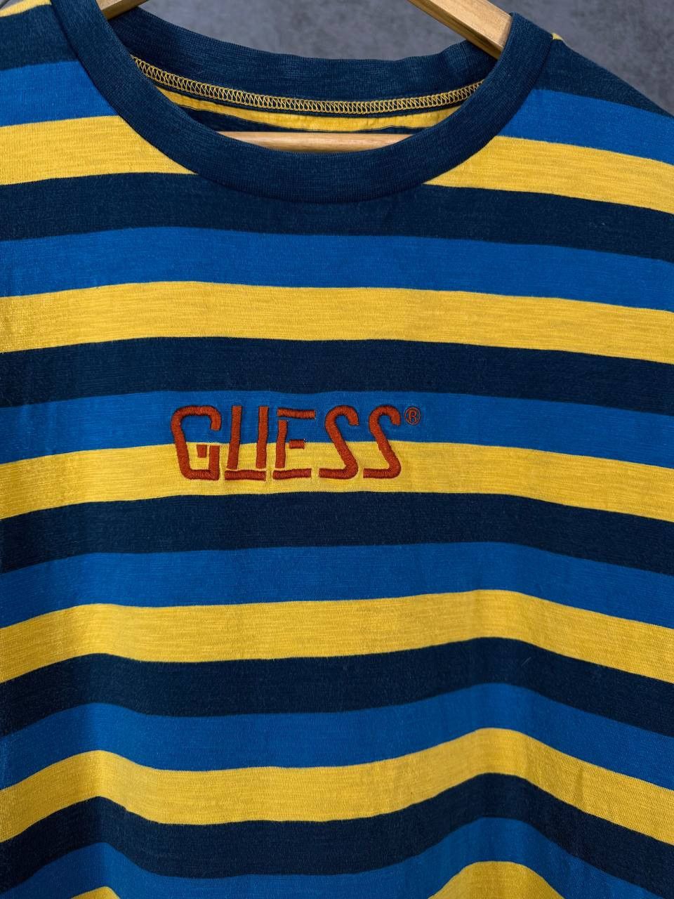 Guess Guess designer crazy center logo tee Size US M / EU 48-50 / 2 - 3 Thumbnail