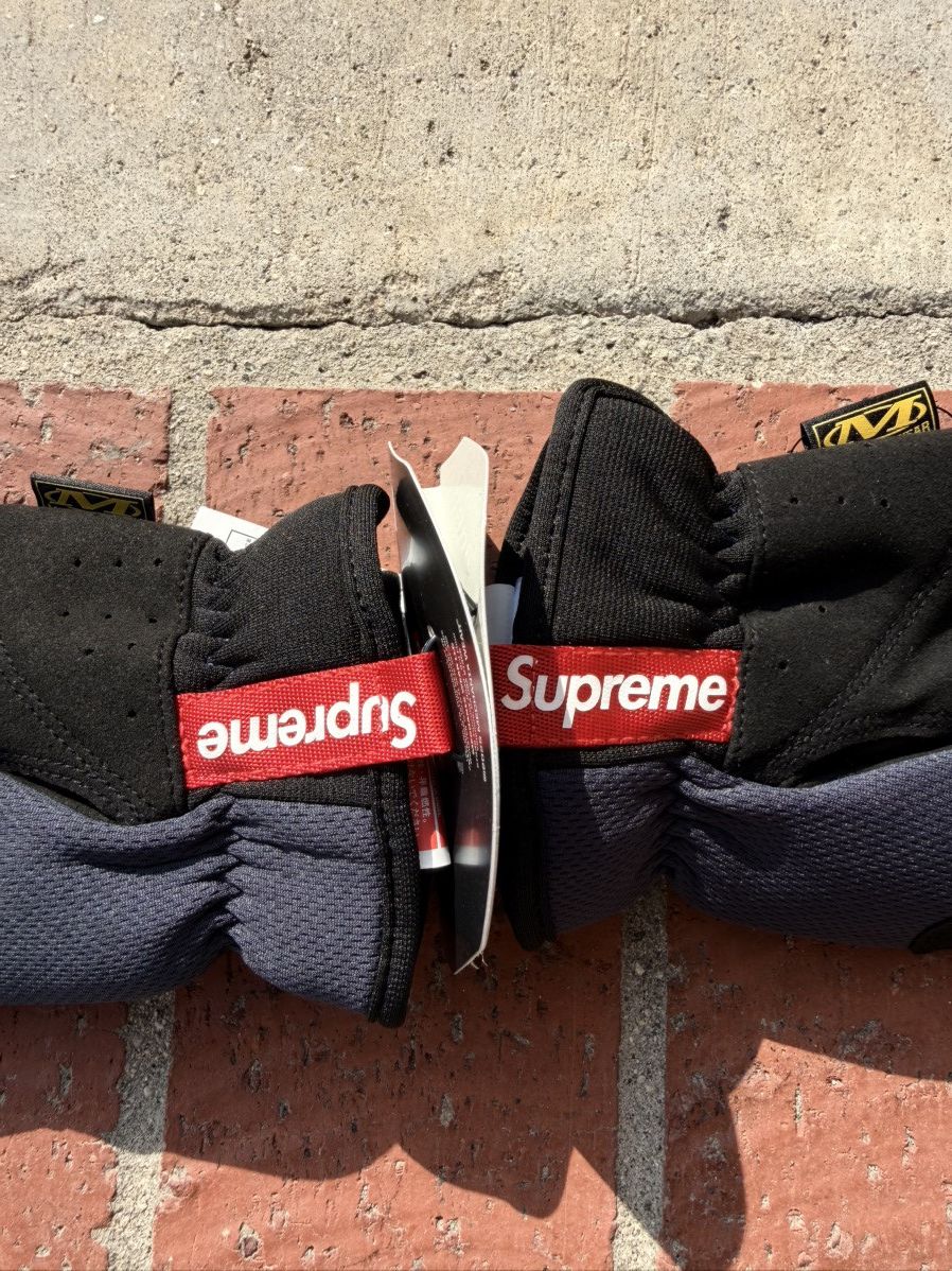 New York Yankees × Supreme Supreme Mechanix Mlb Yankee Gloves Size ONE SIZE - 4 Thumbnail