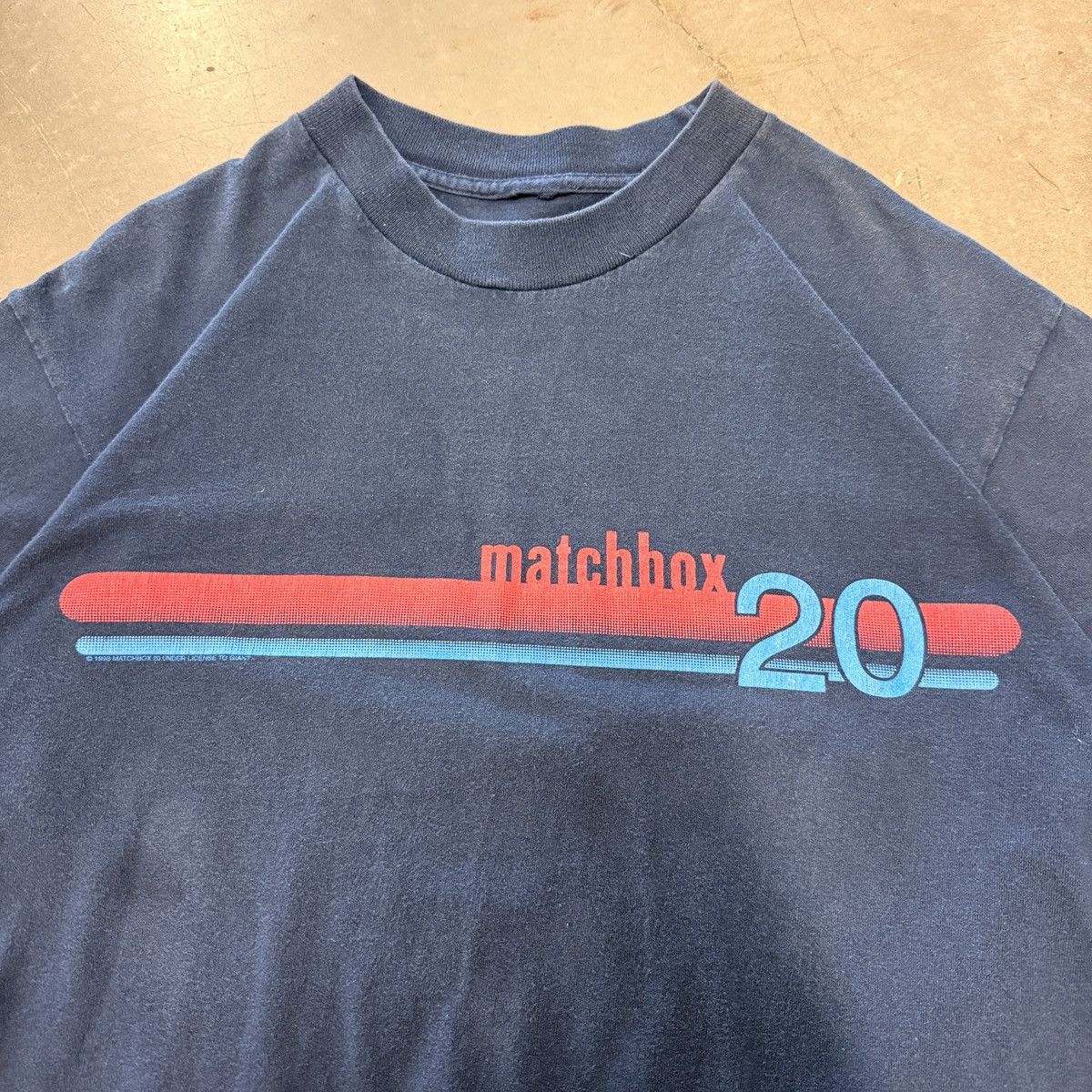 Vintage Vintage 1998 Matchbox Twenty Band Tee Size US L / EU 52-54 / 3 - 3 Thumbnail