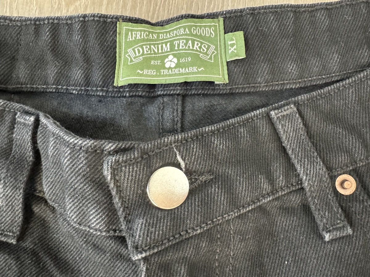 DENIM TEARS Denim Tears Cotton Wreath Shorts – Black (Size XL) Size US 38 / EU 54 - 3 Thumbnail