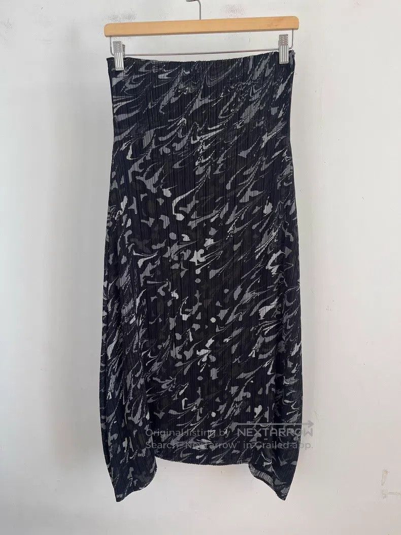 Issey Miyake Issey Miyake size:3 Black Midi Skirt Size 22" - 2 Thumbnail