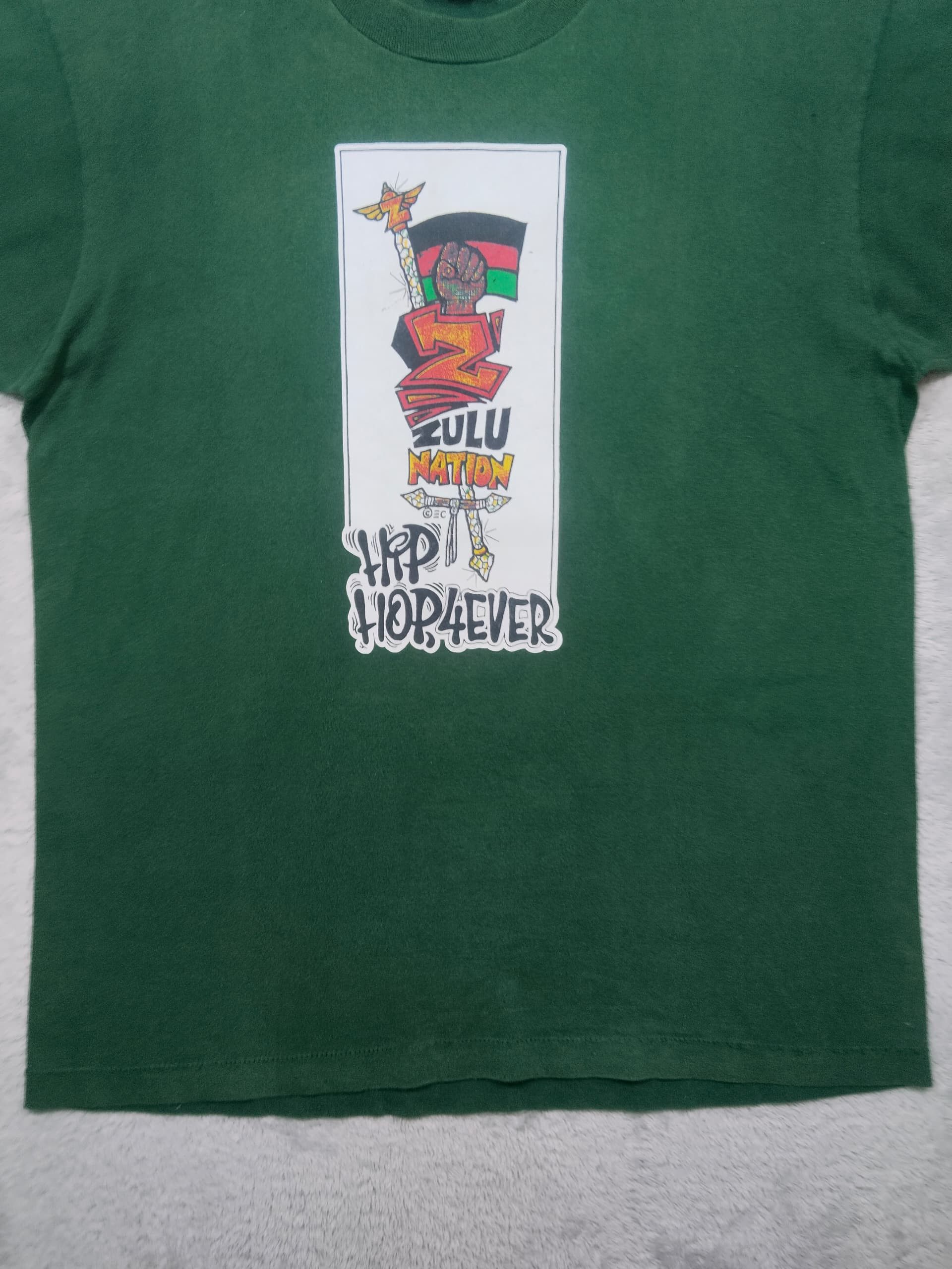 Fruit Of The Loom × Rap Tees × Vintage VINTAGE UNIVERSAL ZULU NATION HIP HOP 4EVER GREEN T SHIRT Size US XL / EU 56 / 4 - 9 Thumbnail