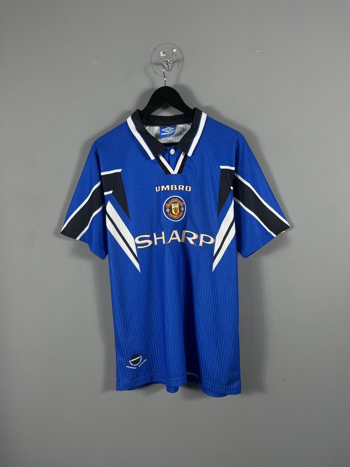 Maillot Domicile Manchester United 1996-1997 – Umbro Vintage Enfant – Taille XS – Bleu