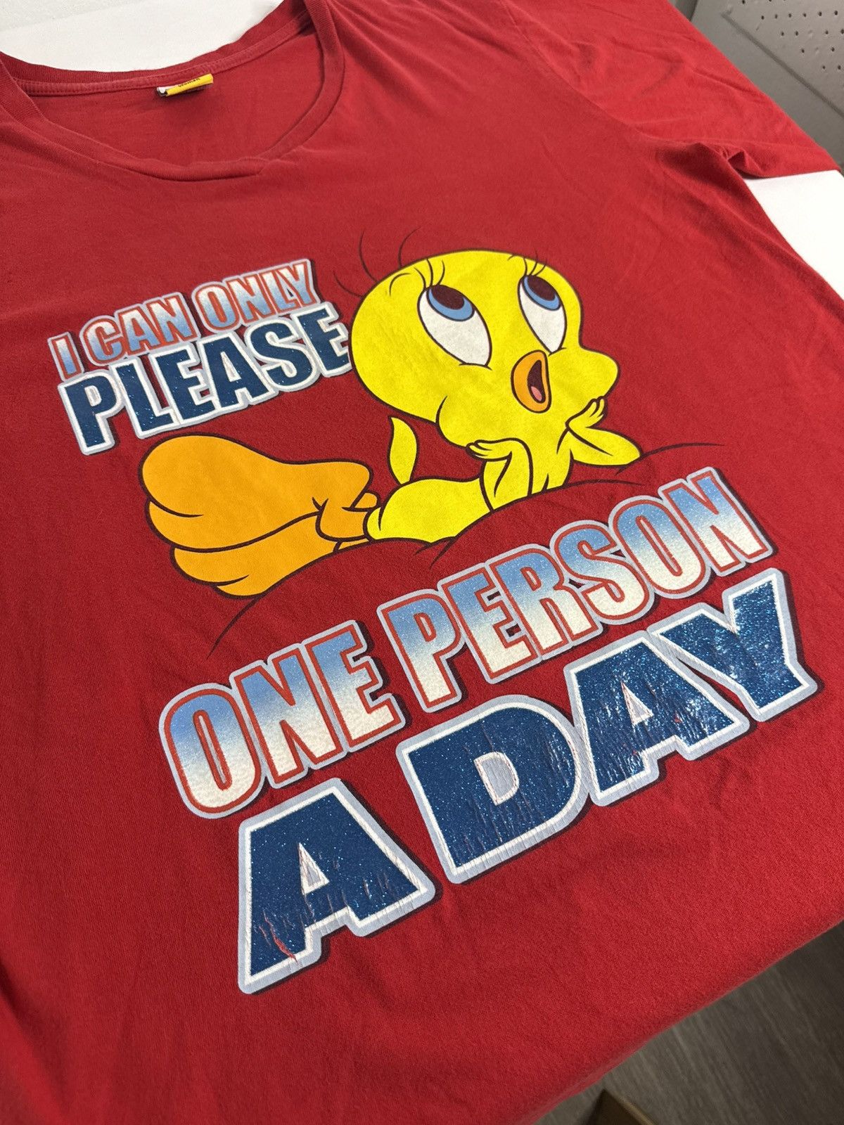 Vintage VINTAGE Women’s Looney Tunes Tweety Tee "Red" (XL) PREOWNED Size US XL / EU 56 / 4 - 4 Thumbnail