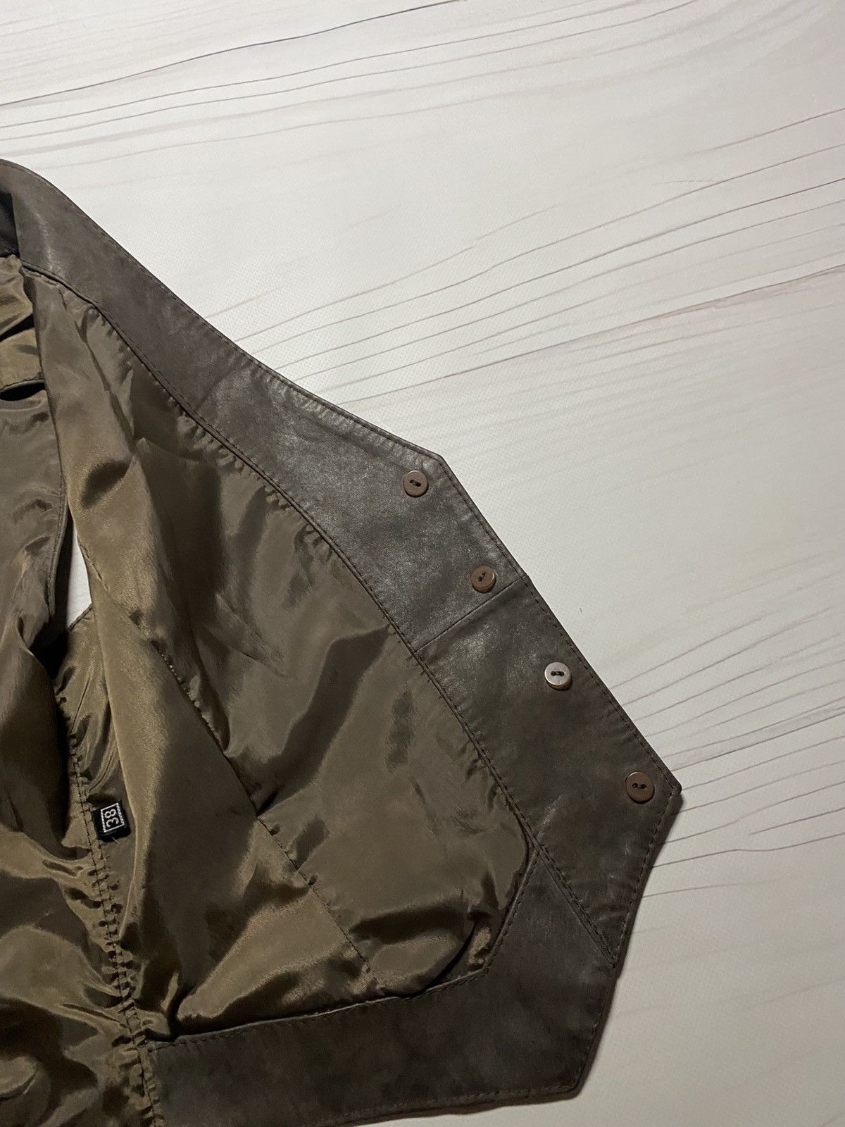 Valentino × Vera Pelle × Vintage Vintage Valentino Vera Pelle genuine leather y2k vest Size XS / US 0-2 / IT 36-38 - 10 Thumbnail