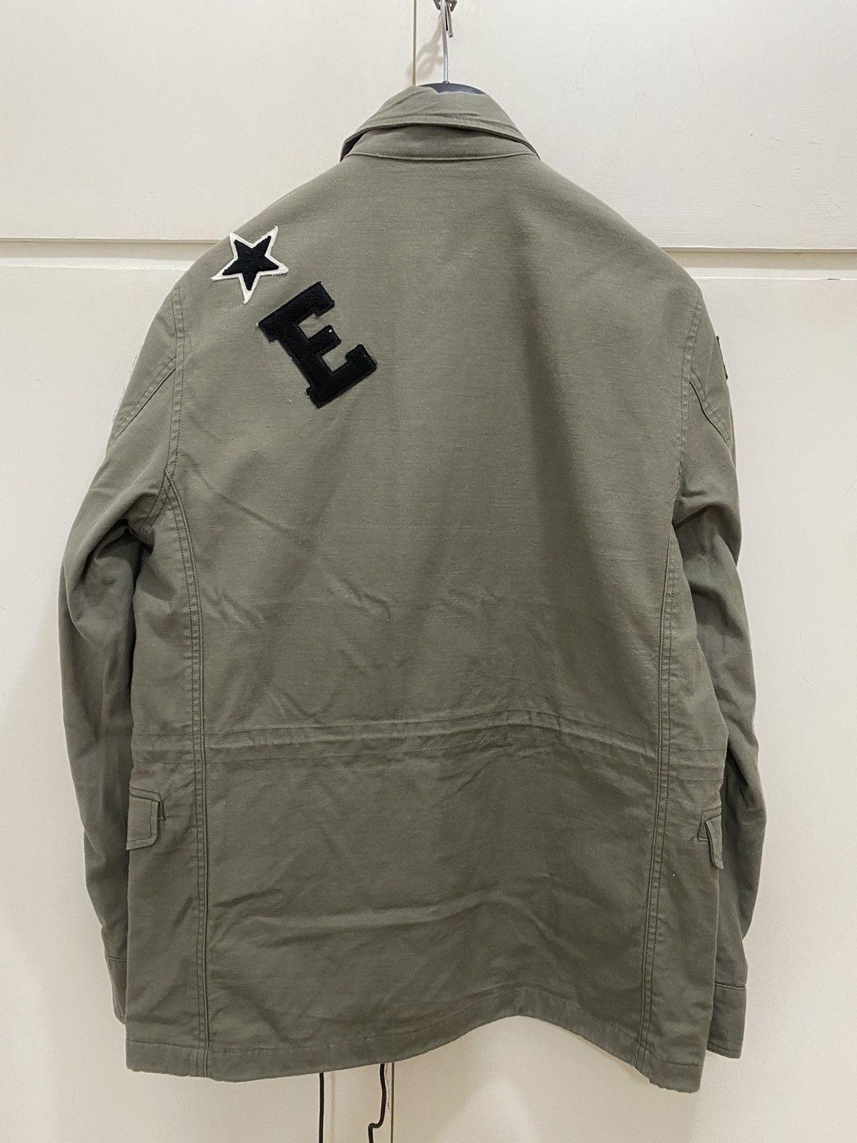 uniform experiment Rare Uniform Experiment M-51 Multi Wappen Parka, L used Size US L / EU 52-54 / 3 - 9 Thumbnail
