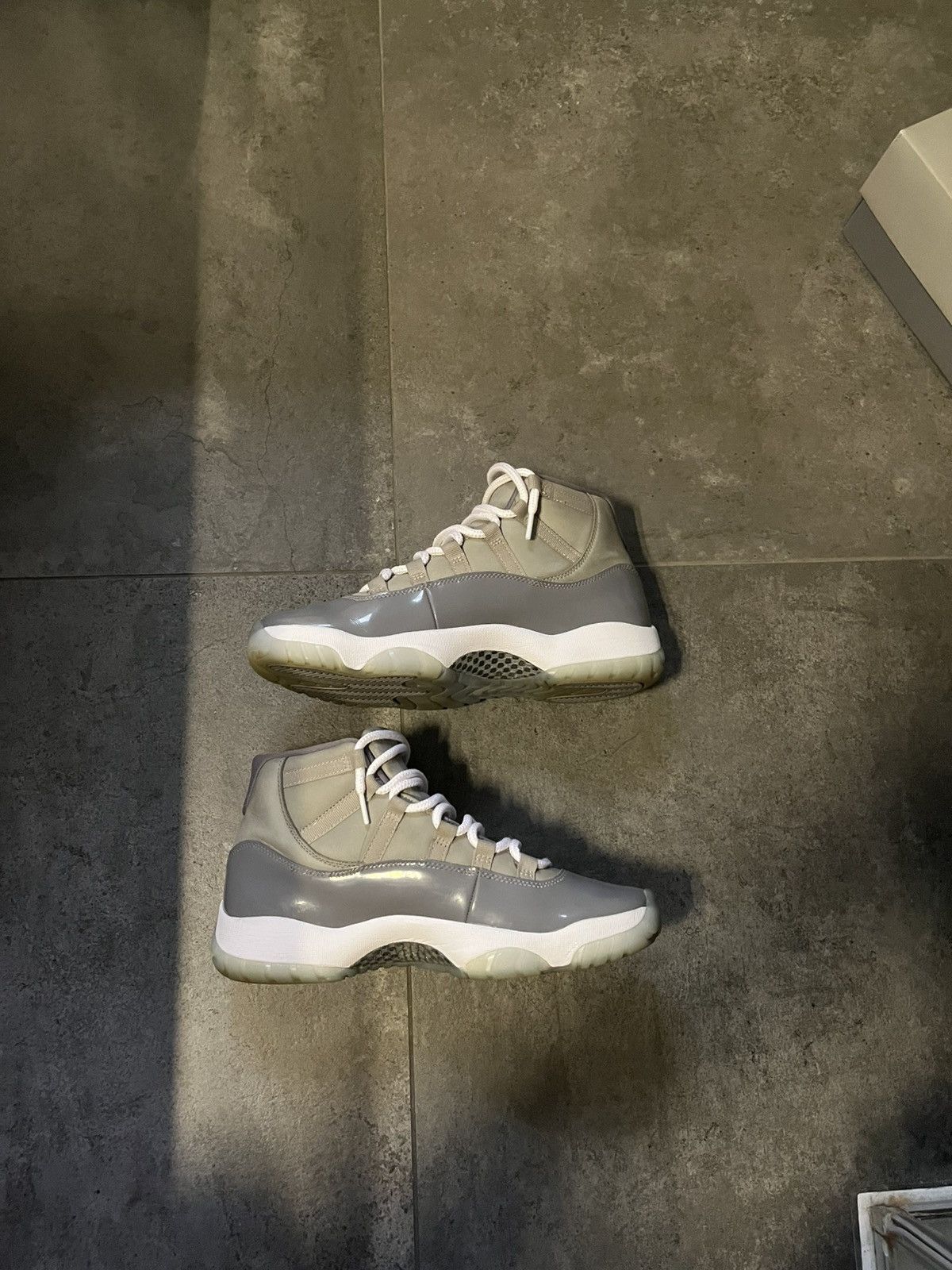 Nike Jordan 11 Cool Grey Size US 10 / EU 43 - 3 Thumbnail