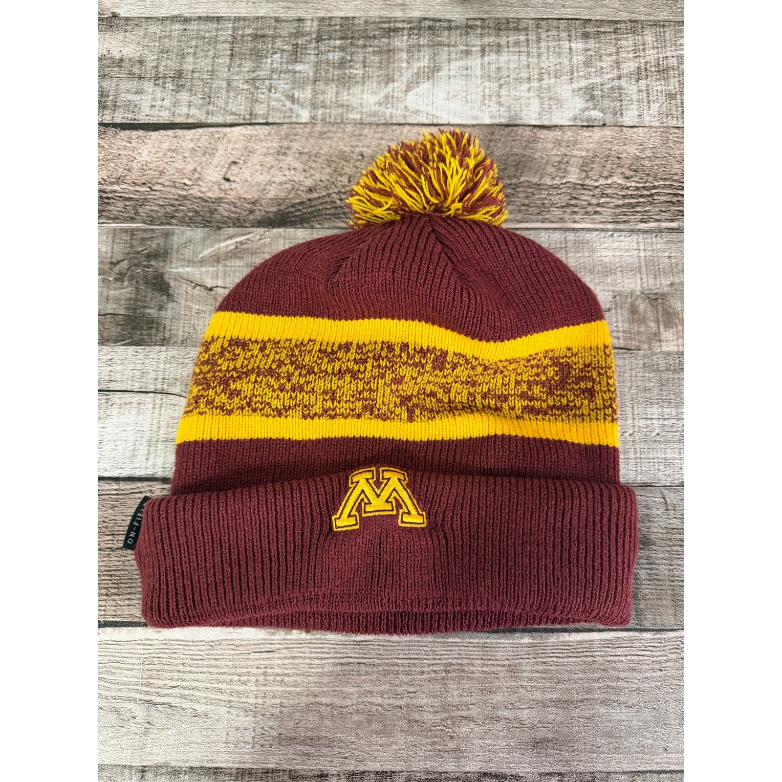 NCAA University of Minnesota Gophers Nike Winter Hat/Beanie Size ONE SIZE - 3 Thumbnail
