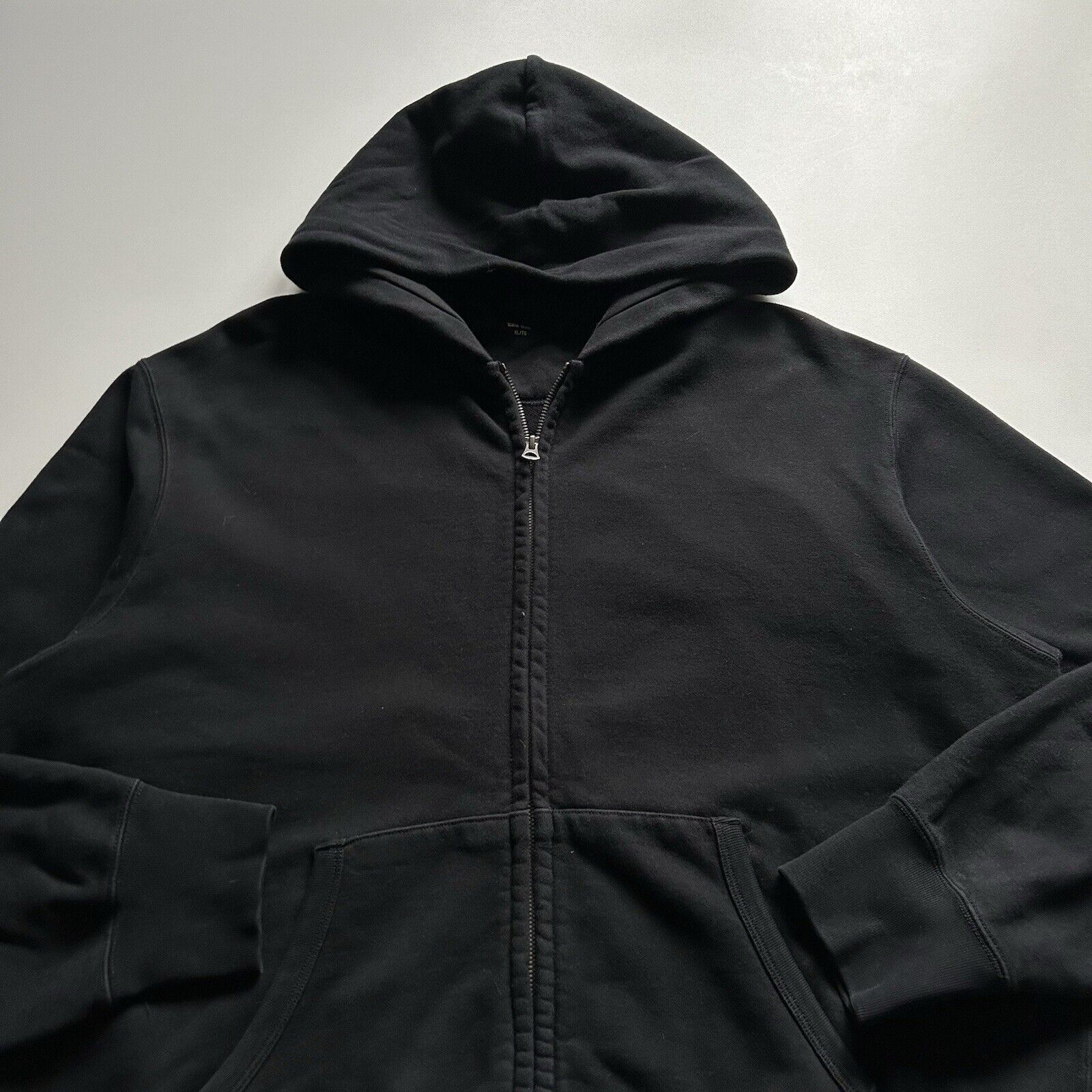 Uniqlo Uniqlo Black Blank Basic Zip Up Hoodie Men's XL Black Faded Size US XL / EU 56 / 4 - 2 Thumbnail