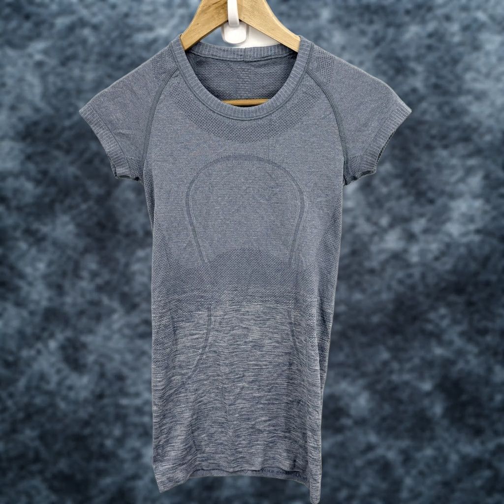 Lululemon Lululemon Swiftly Tech Top Women 2 Short Sleeve Yoga Running Stretch Soft Gym Blue Size XS / US 0-2 / IT 36-38 - 1 Thumbnail