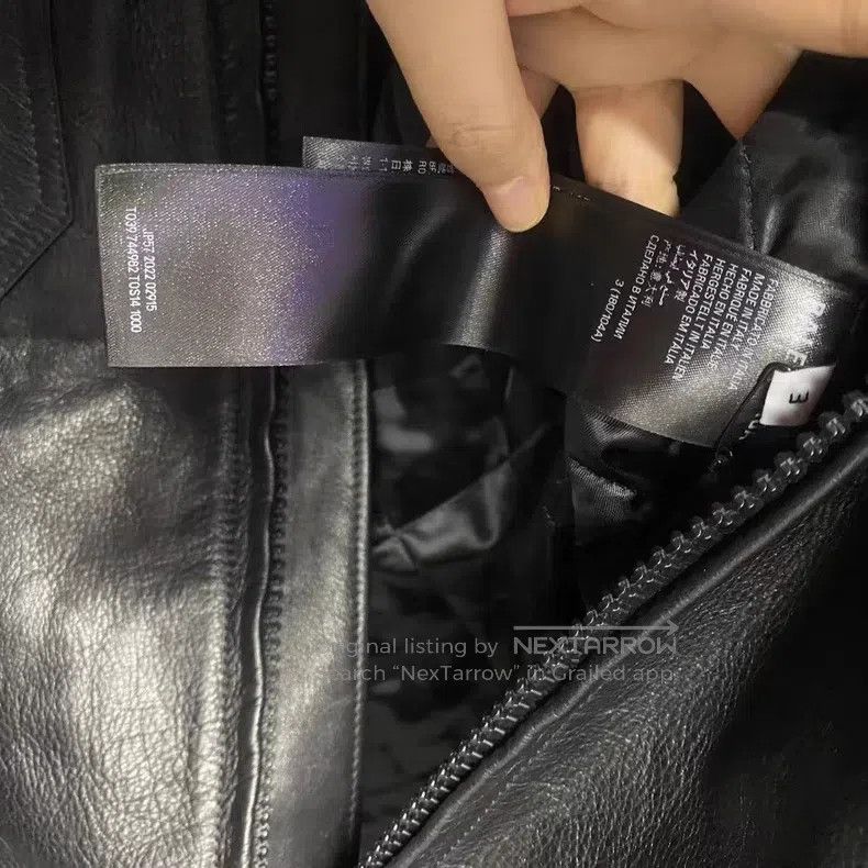 Balenciaga Balenciaga Black Logo Reflective Striped Pattern Leather J Size US L / EU 52-54 / 3 - 3 Thumbnail
