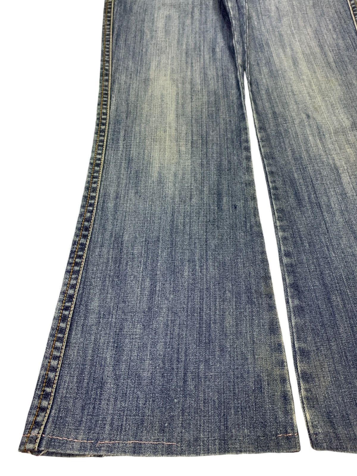 Japanese Brand Vintage Japanese Brand Blue Wash Flare Style Jeans Size 32" / US 10 / IT 46 - 6 Thumbnail