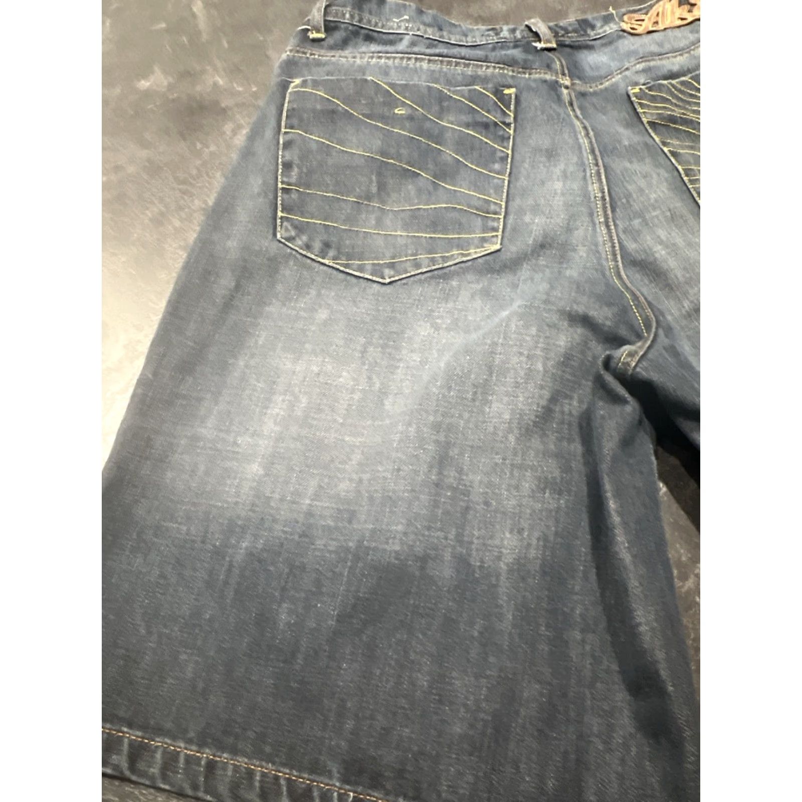 Akademiks AKADEMIKS Jeans Shorts Men 38 Denim Skater Embroidery Hip Hop 5-Pocket Bermuda Blue Vintage Men Size US 38 / EU 54 - 2 Thumbnail