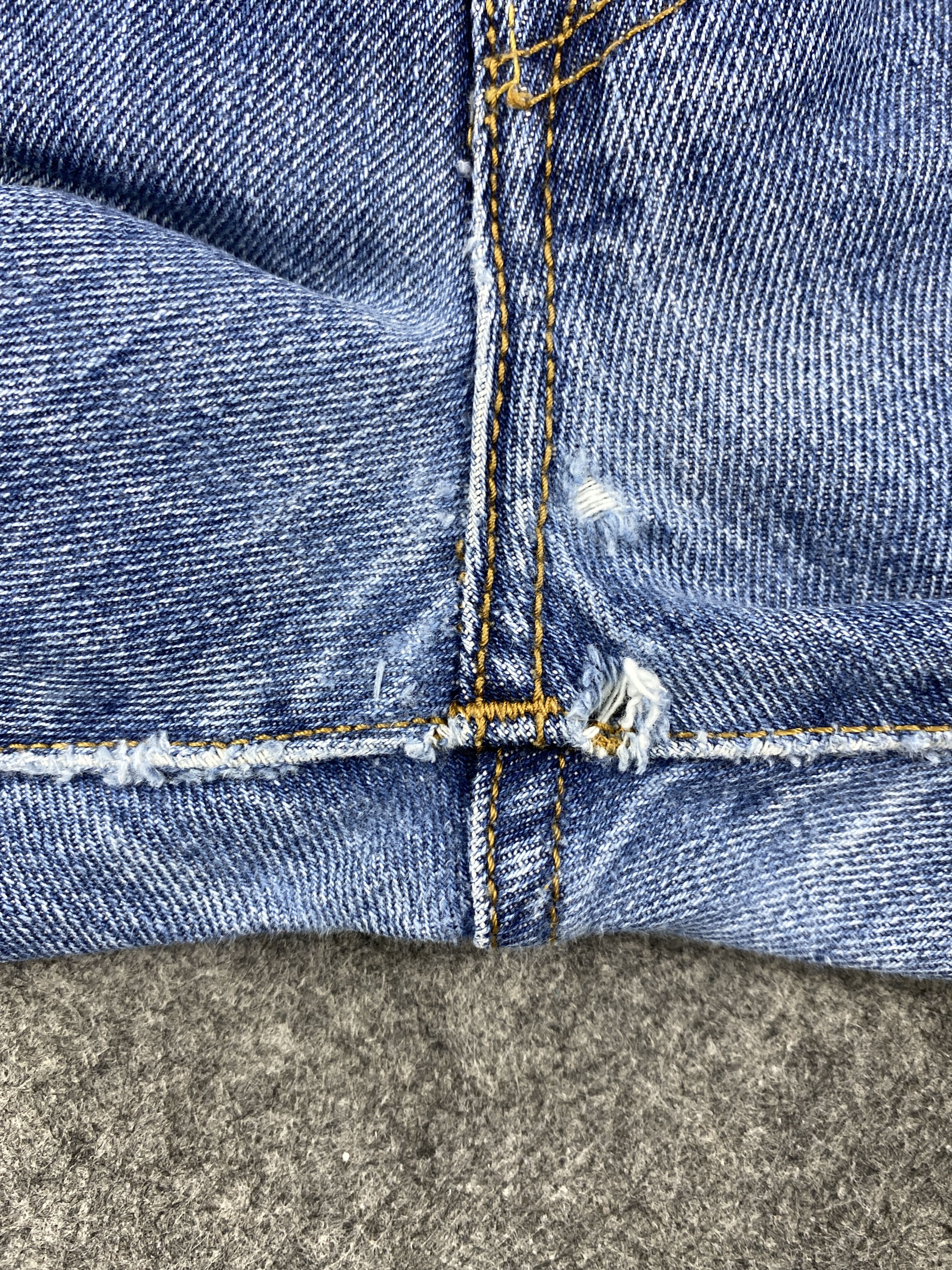 Levi's Blue Vintage Levi's 501 Jeans 39x32 Denim -JN1508 Size US 39 - 11 Thumbnail