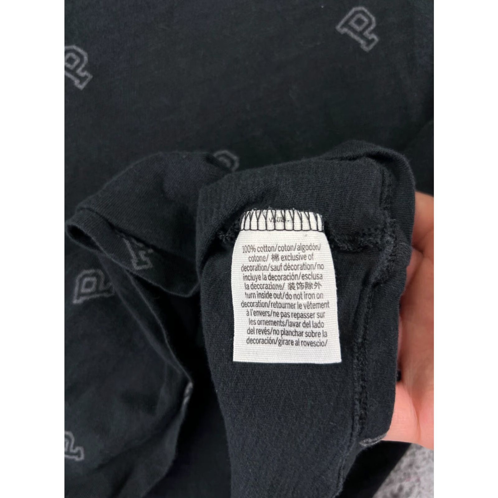 Victoria's Secret Victoria's Secret Shirt Womens Medium Black Short Sleeve V-Neck All Over Print Shirt Size M / US 6-8 / IT 42-44 - 7 Thumbnail