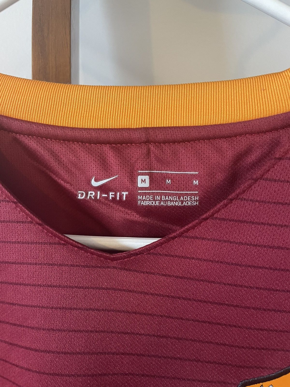 Nike AS Roma 2017/18 Home Jersey Size US M / EU 48-50 / 2 - 5 Thumbnail