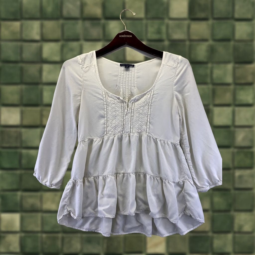 American Eagle Outfitters VINTAGE American Eagle Blouse 3/4 Sleeve Ruffle Ivory Top Womens S XS? Size S / US 4 / IT 40 - 1 Thumbnail