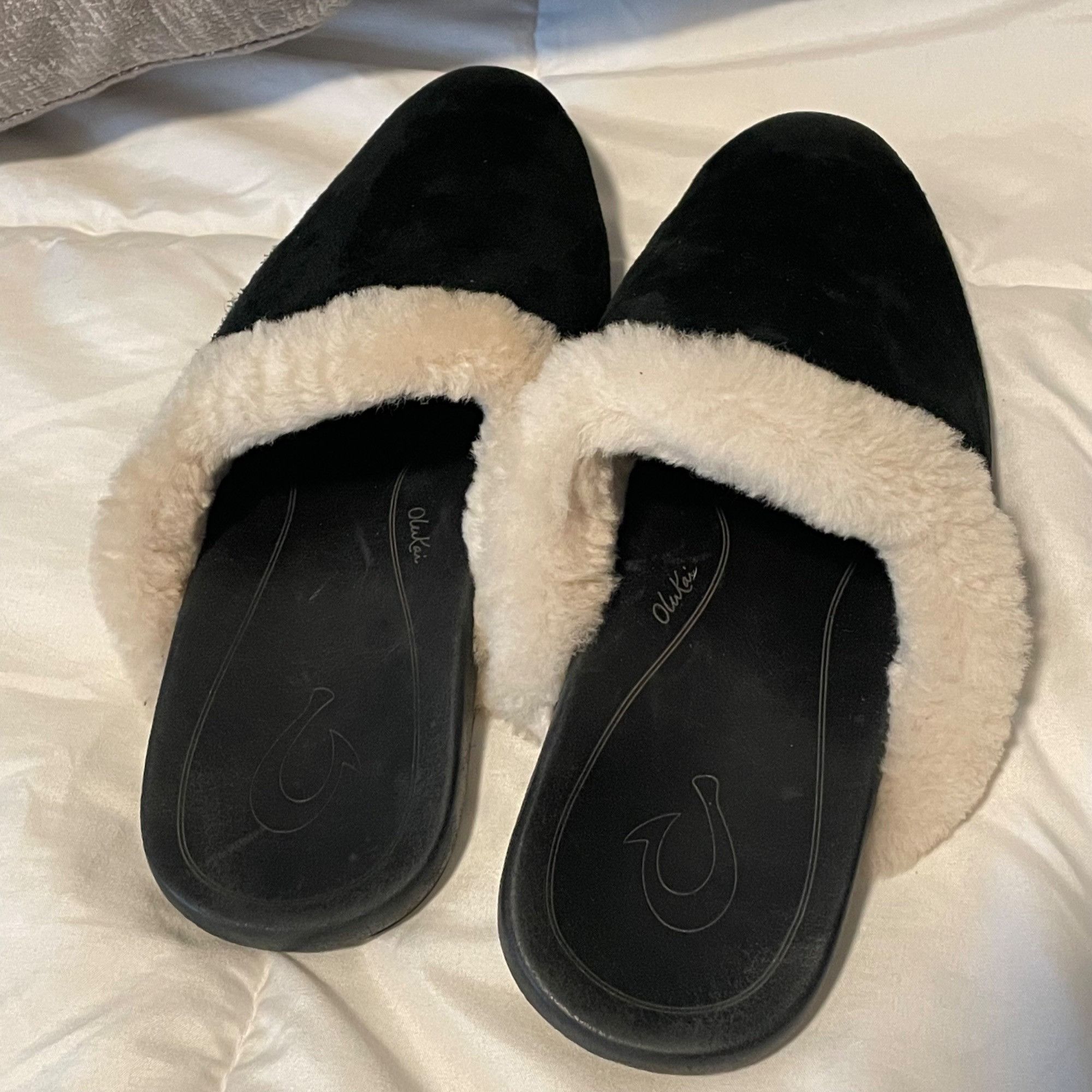 Olukai Olukai Womens Loma Hulu Shearling-Lined Leather Soles Slippe Size US 7 / IT 37 - 2 Thumbnail
