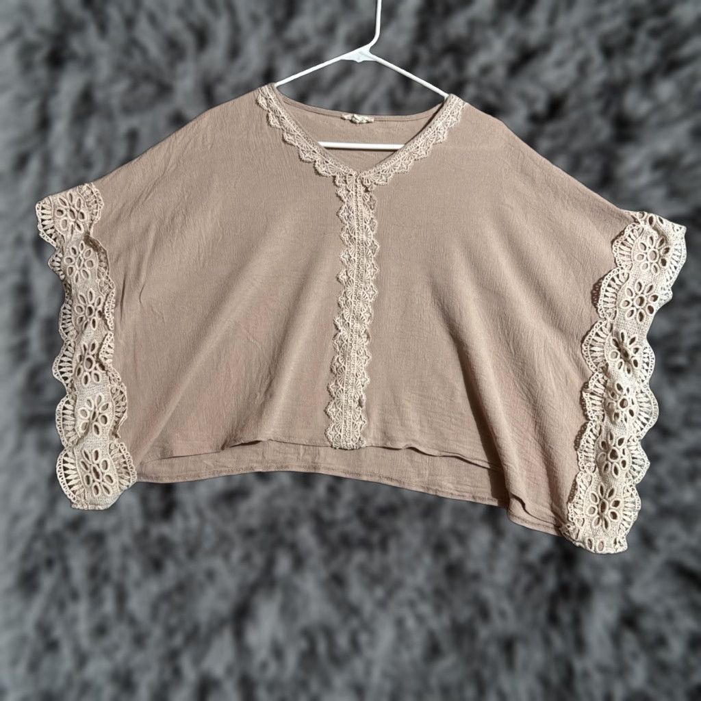 Vintage La Miel Crochet Trim Top Blouse Womens M Beige Short Sleeve V-Neck Pullover Knit Boxy Boho Cottagecore Ethereal 100% Cotton Size M / US 6-8 / IT 42-44 - 1 Thumbnail