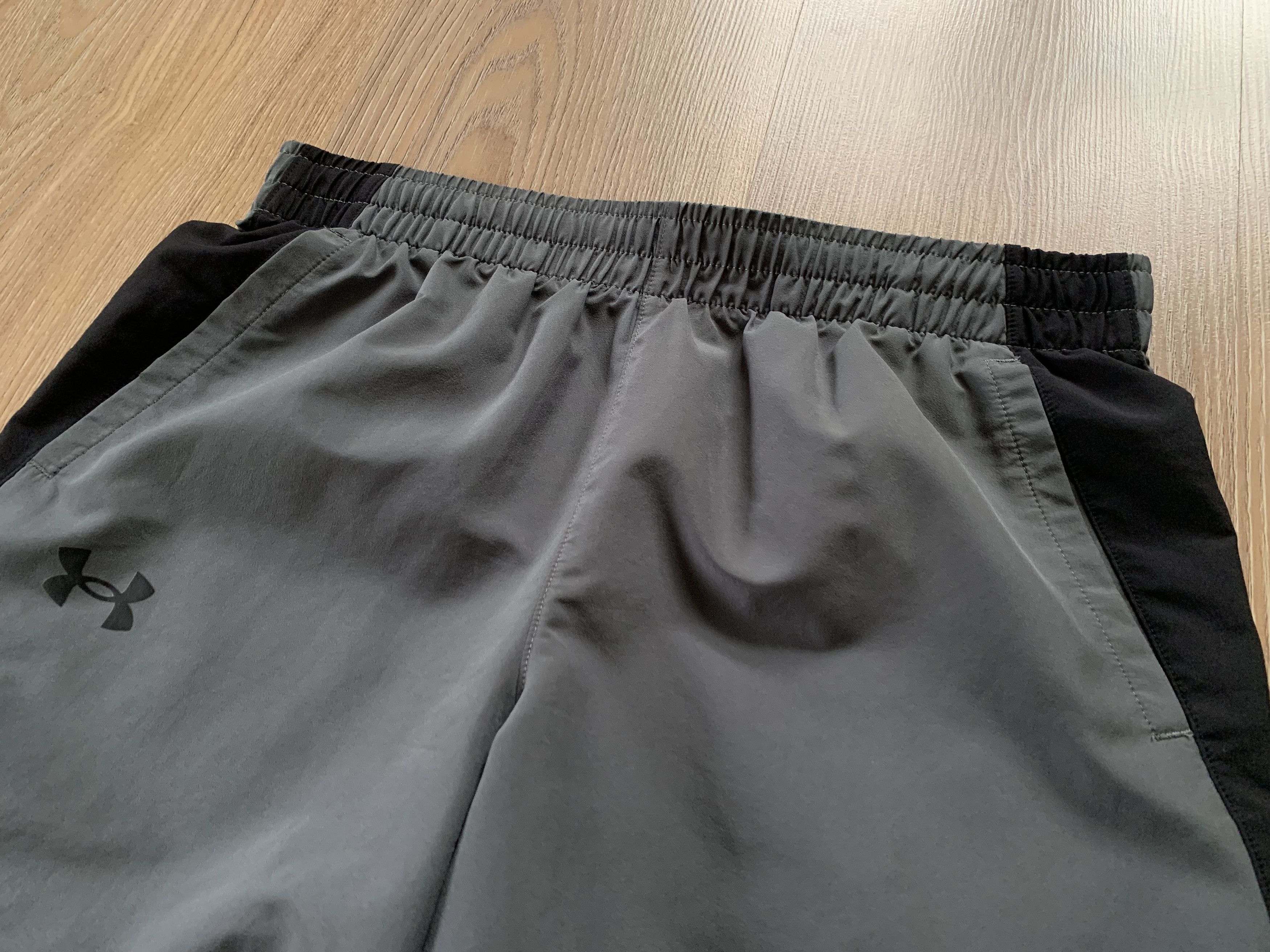 Under Armour Youth Under Armour Fitted Grey Training Shorts Size US 34 / EU 50 - 3 Thumbnail