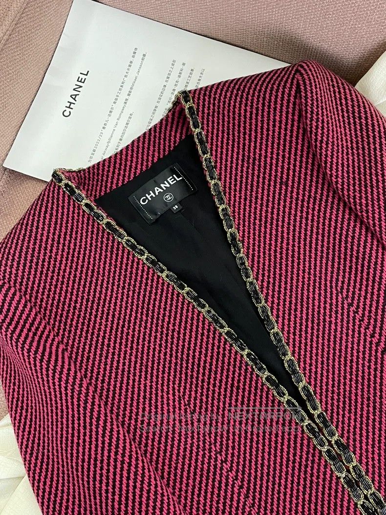 Chanel Chanel 20A red beaded rolled tweed jacket Size XS / US 0-2 / IT 36-38 - 3 Thumbnail
