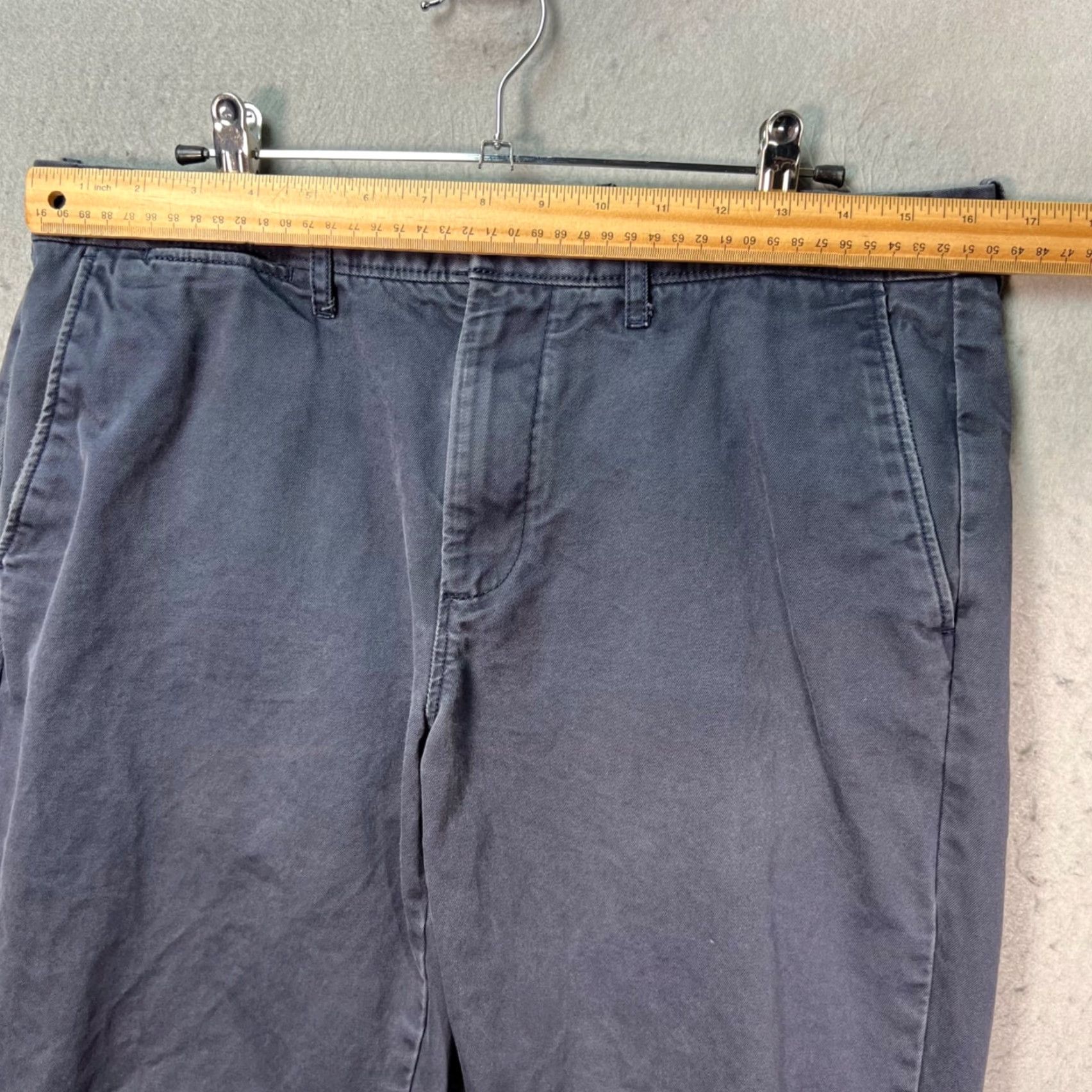 J.Crew J.CREW Mens Size 32 x 30 Broken-In 770 Straight Navy Chino Pants Cotton Shirt Pants Chino Navy Mens 32 Size US 32 / EU 48 - 6 Thumbnail